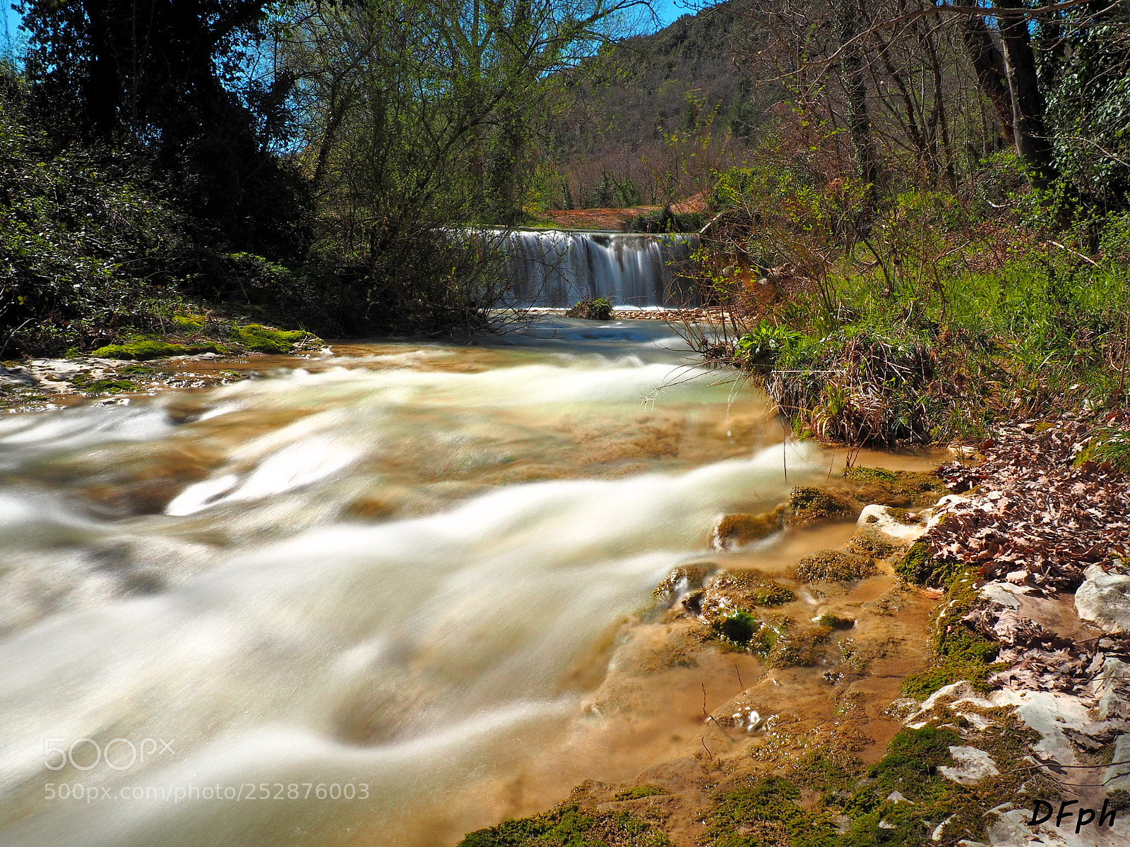 Olympus OM-D E-M10 II sample photo. Corso d'acqua setoso photography