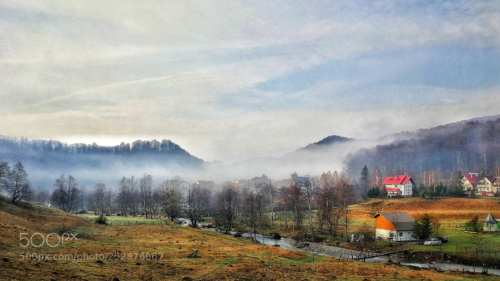 HUAWEI P10 sample photo. Foggy morning photography