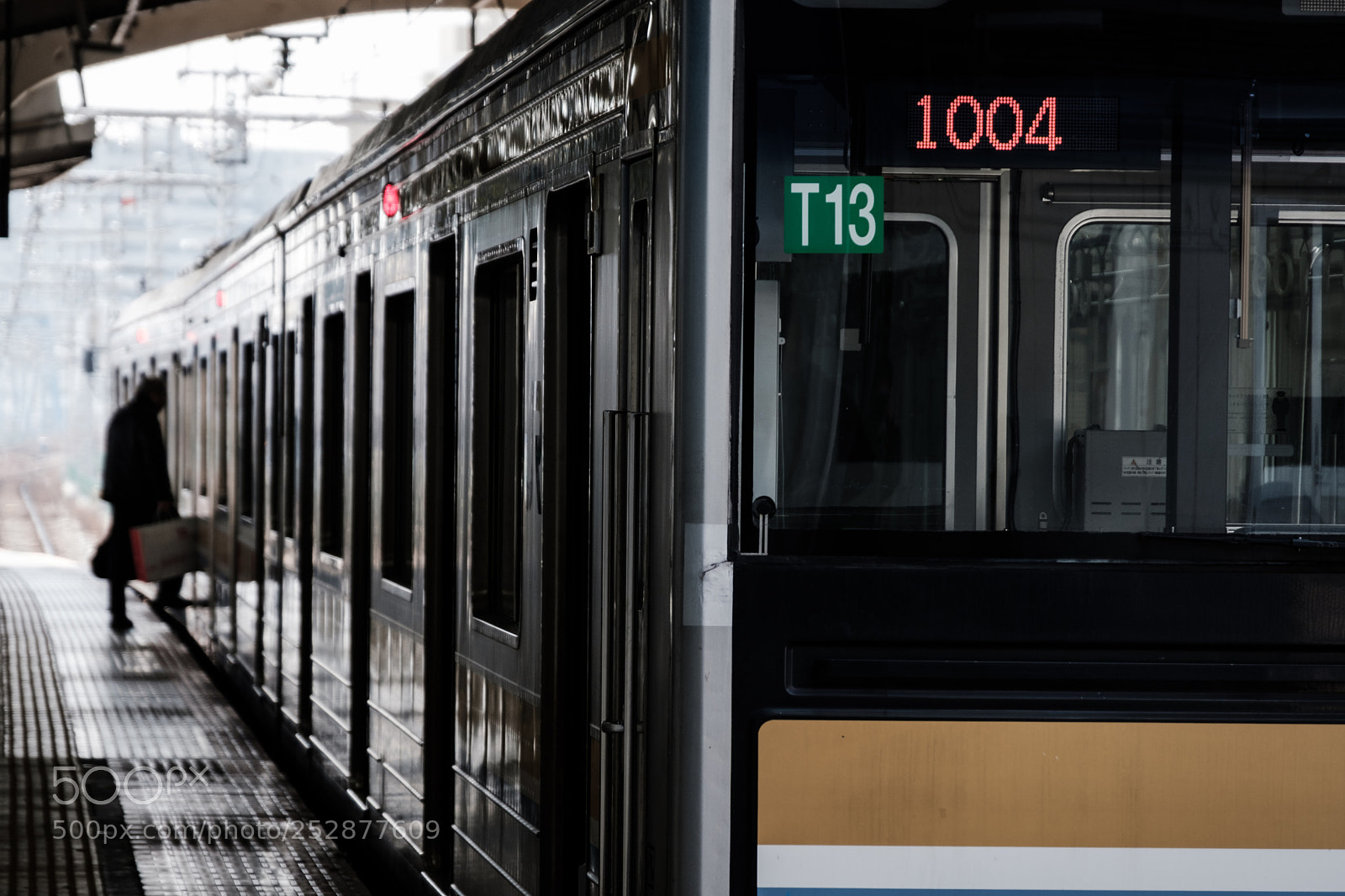 Fujifilm X-Pro2 sample photo. At a station photography