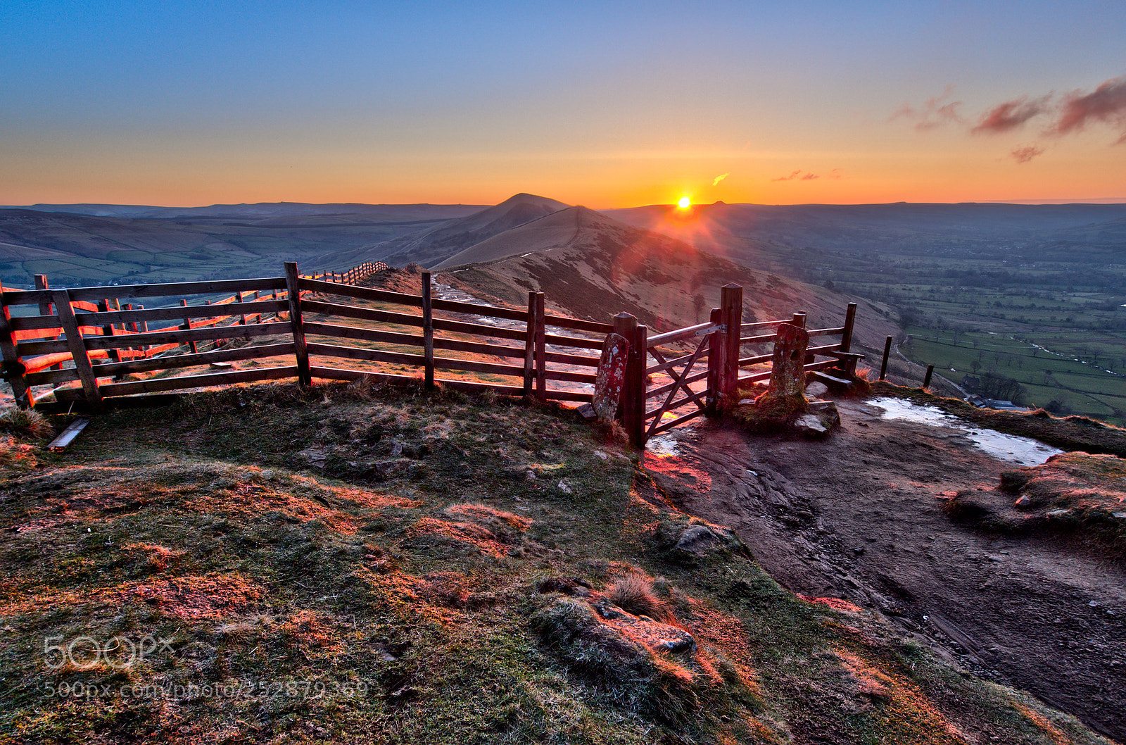 Olympus OM-D E-M5 II sample photo. Mam tor photography
