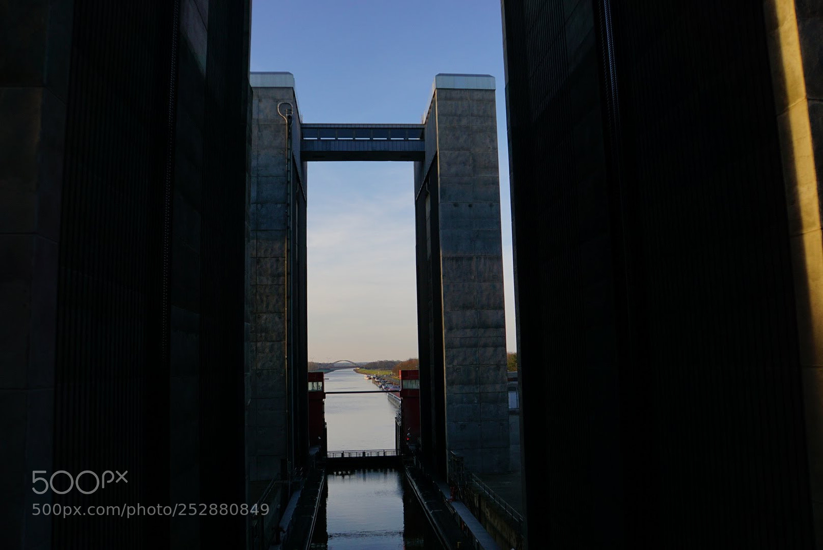 Sony a6000 sample photo. Boat lift photography