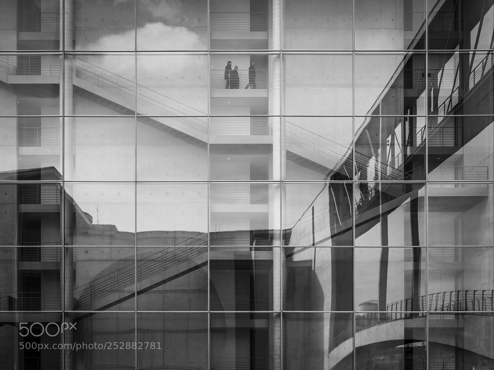 Canon EOS 80D sample photo. Urban reflections photography