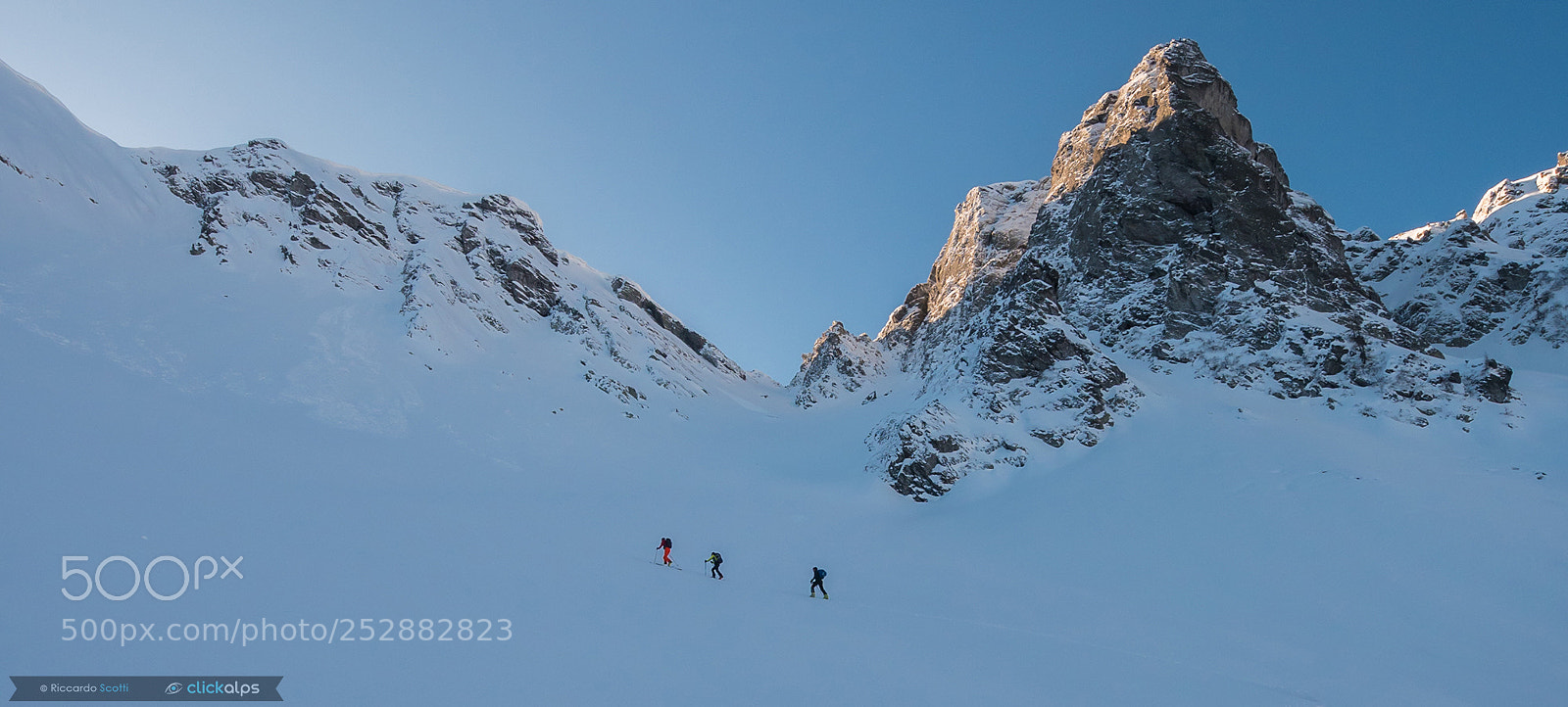 Panasonic Lumix DMC-GX85 (Lumix DMC-GX80 / Lumix DMC-GX7 Mark II) sample photo. Ski mountaineering in the photography