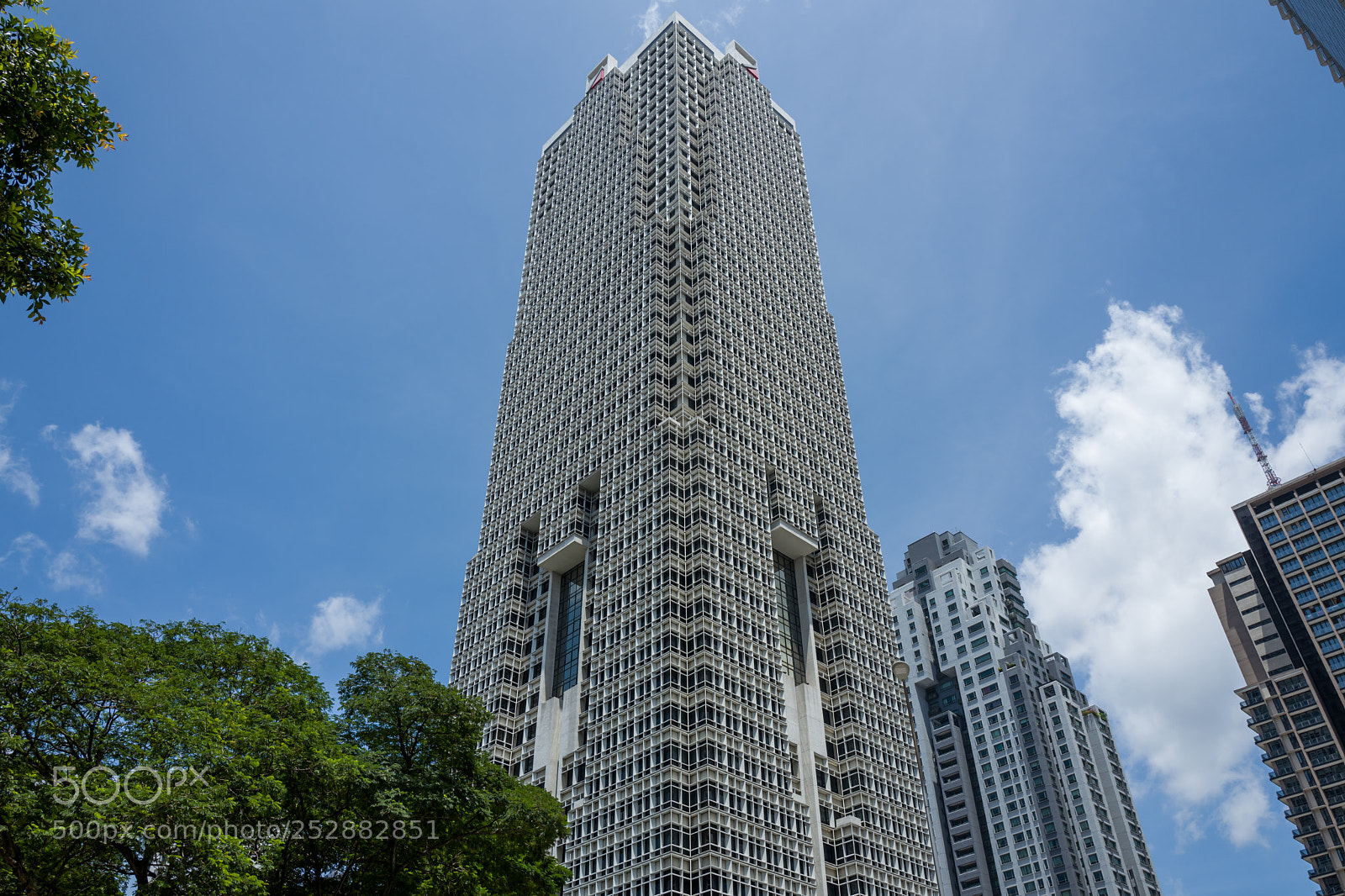 Leica Q (Typ 116) sample photo. A scyscraper in kuala photography