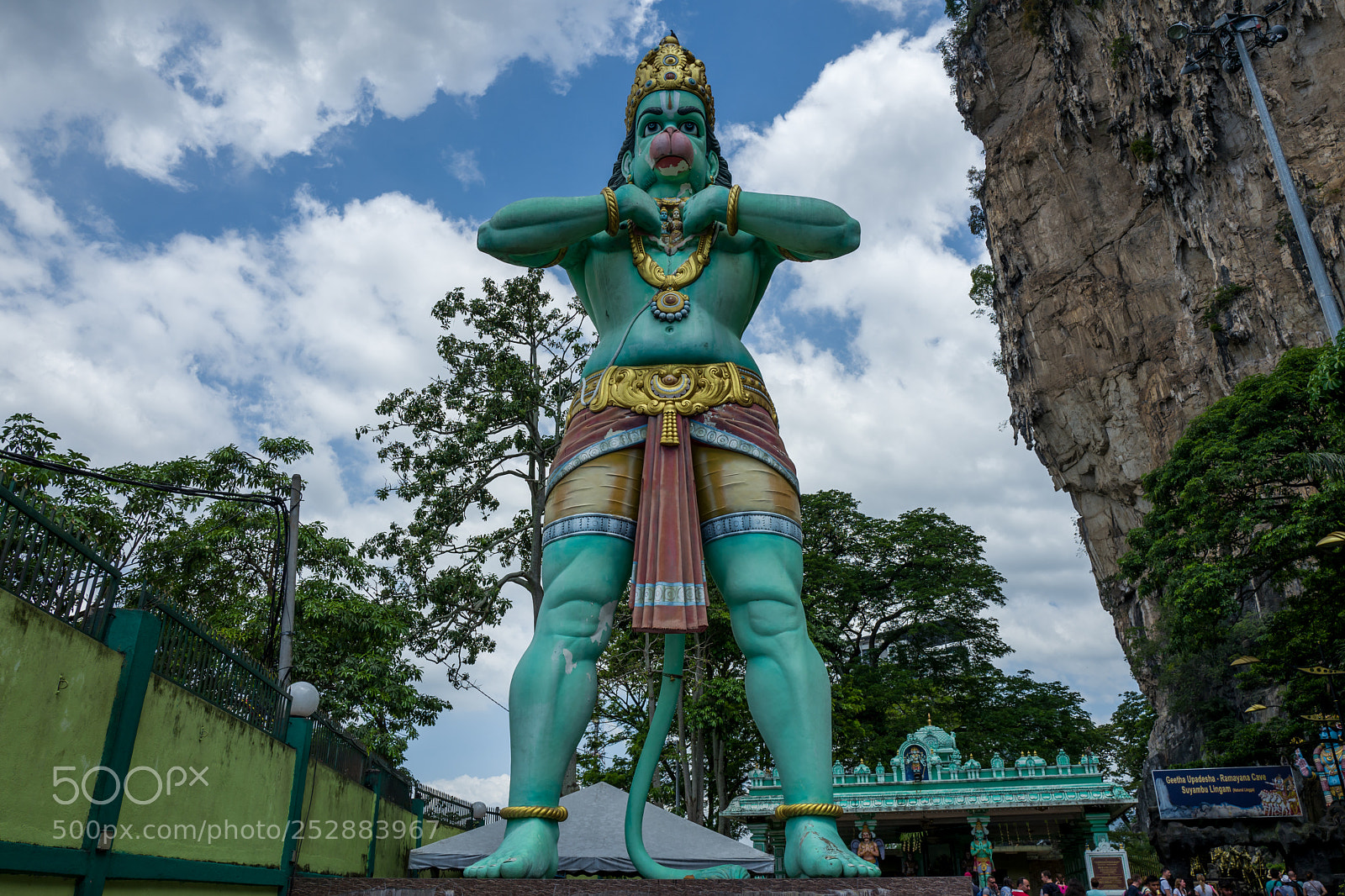 Leica Q (Typ 116) sample photo. The batu caves in photography