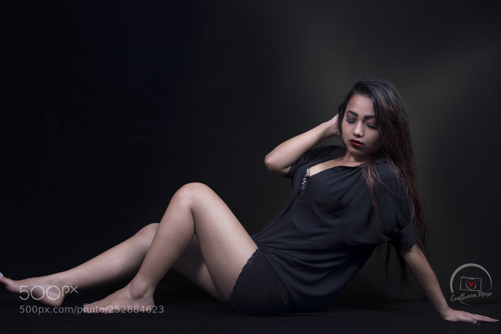Canon EOS 760D (EOS Rebel T6s / EOS 8000D) sample photo. Studio black with logo photography