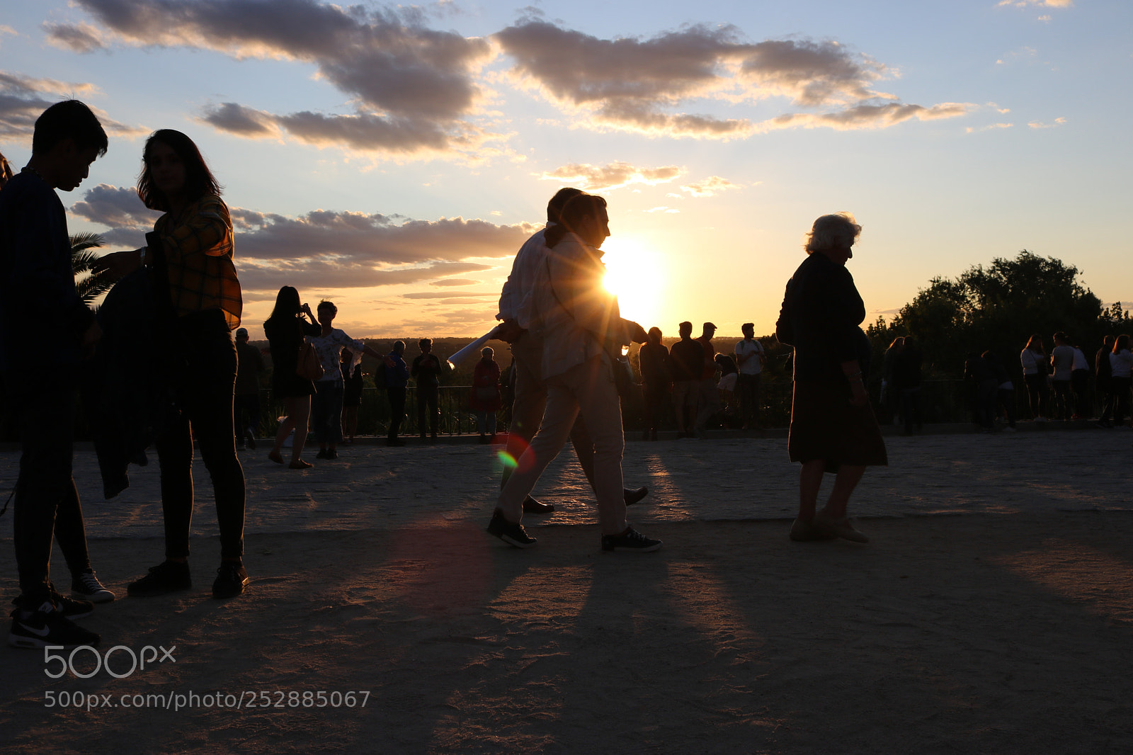 Canon EOS 750D (EOS Rebel T6i / EOS Kiss X8i) sample photo. A madrid sunset photography