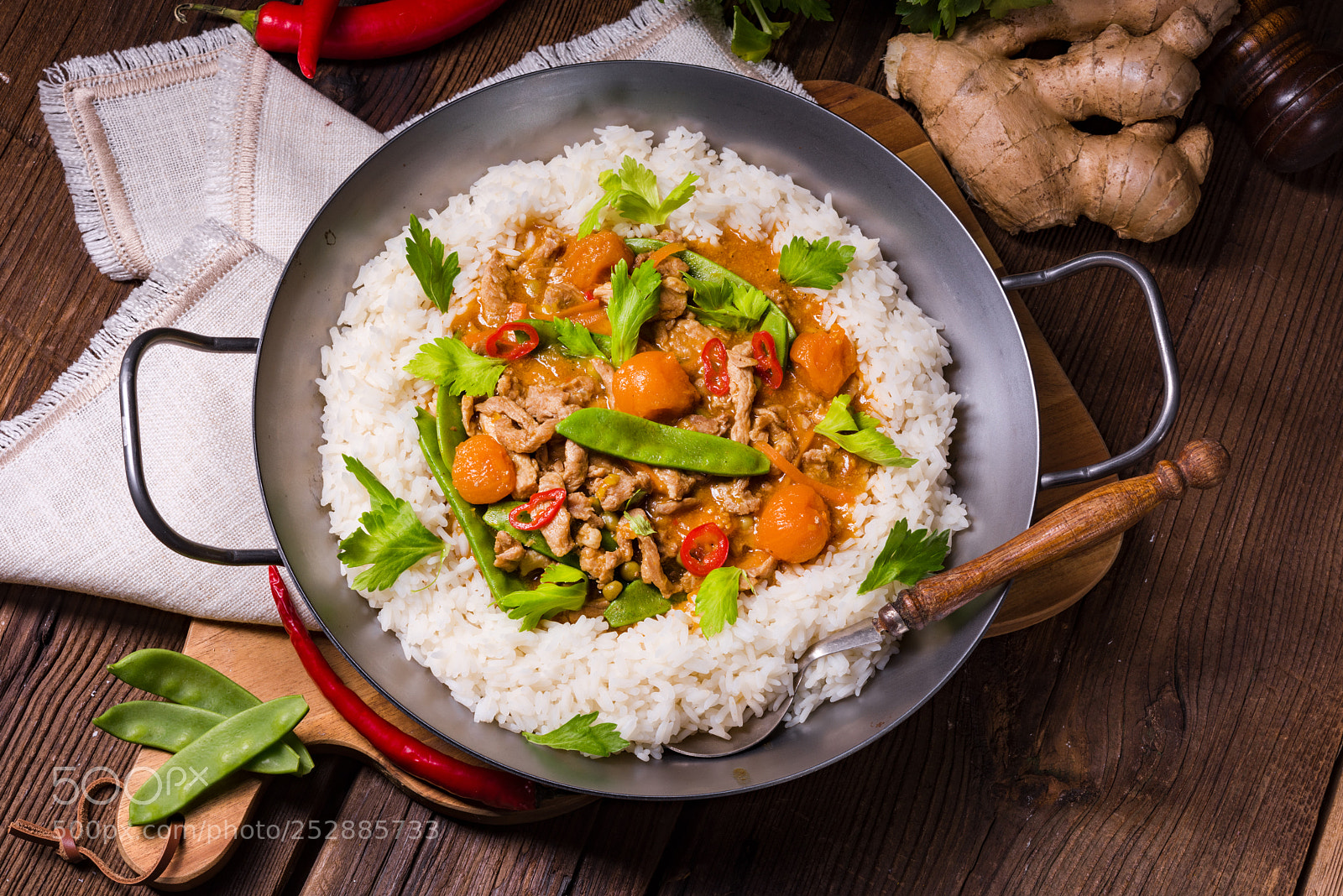 Nikon D810 sample photo. Wok pan with meat photography