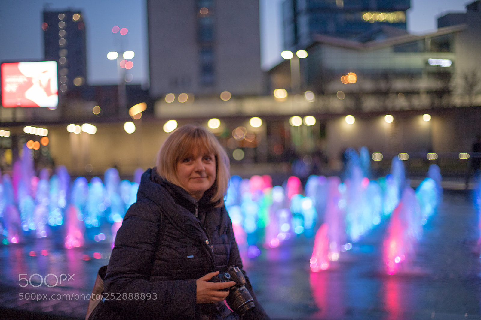 Canon EOS 6D Mark II sample photo. Saule enjoying night photography photography