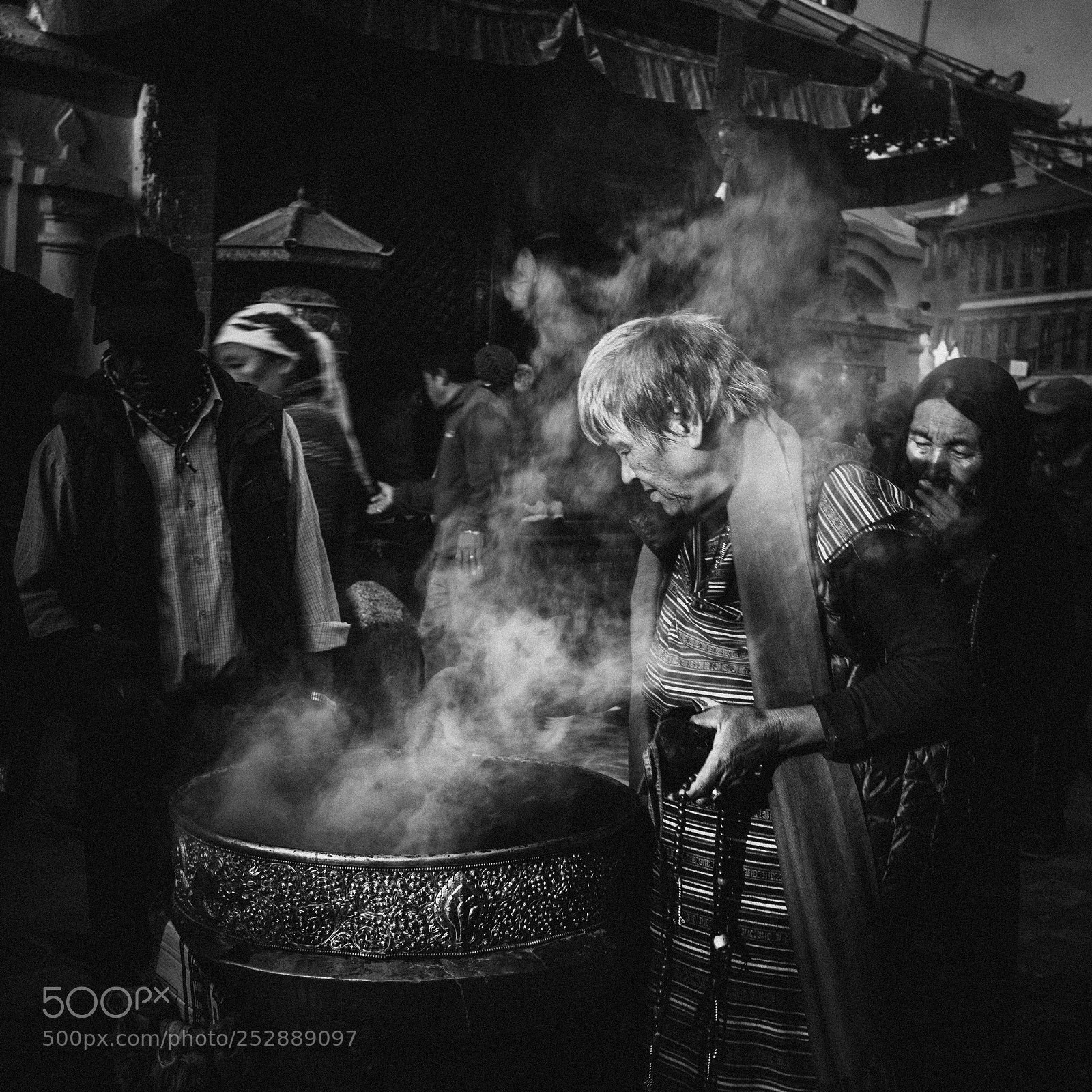Leica M (Typ 240) sample photo. Smoking heals photography