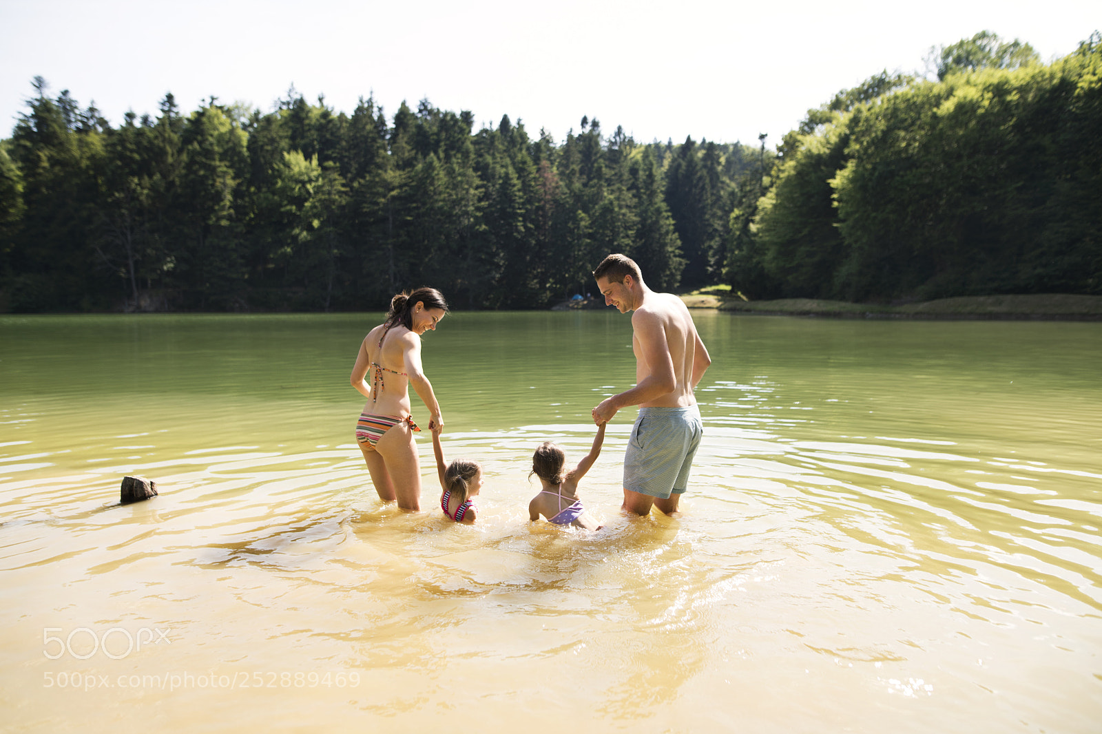 Nikon D5 sample photo. Mother, father and daughters photography