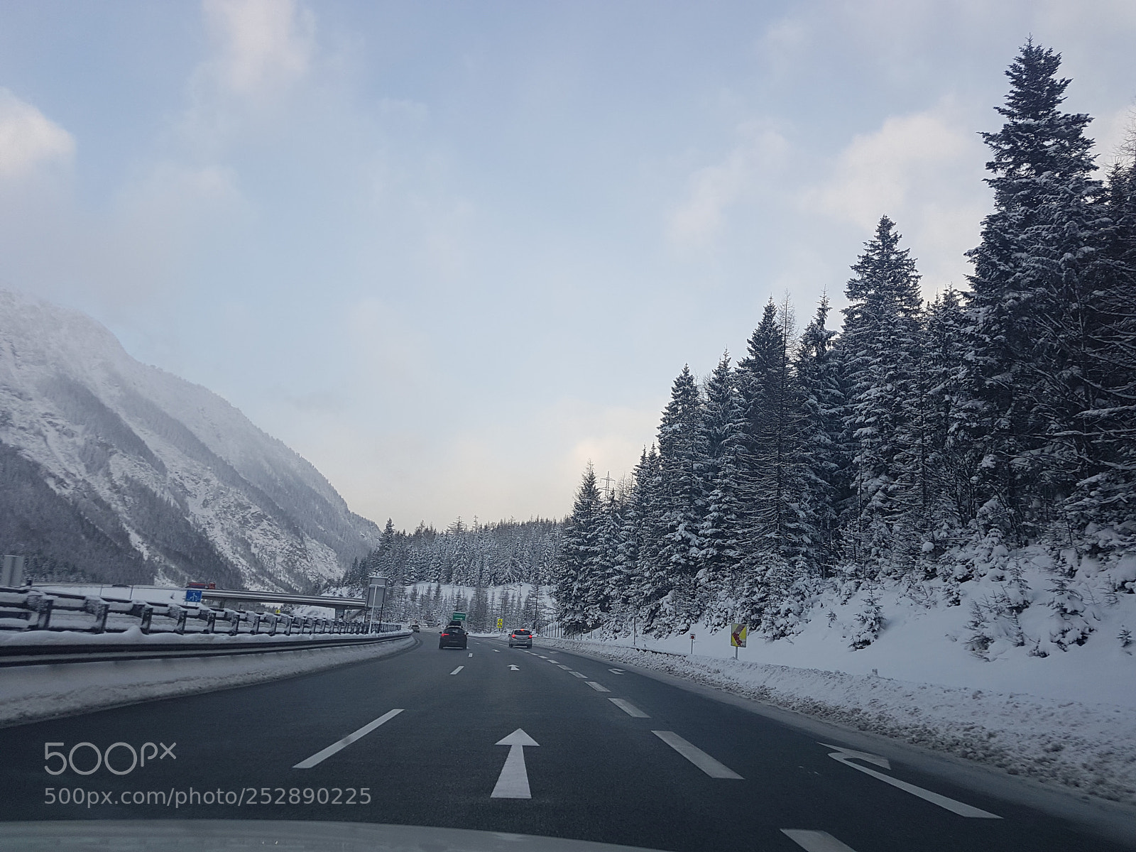 Samsung Galaxy S7 Edge sample photo. Road in mountains photography