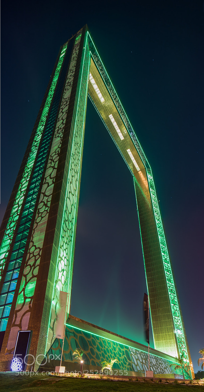 Canon EOS 6D Mark II sample photo. Dubai frame photography