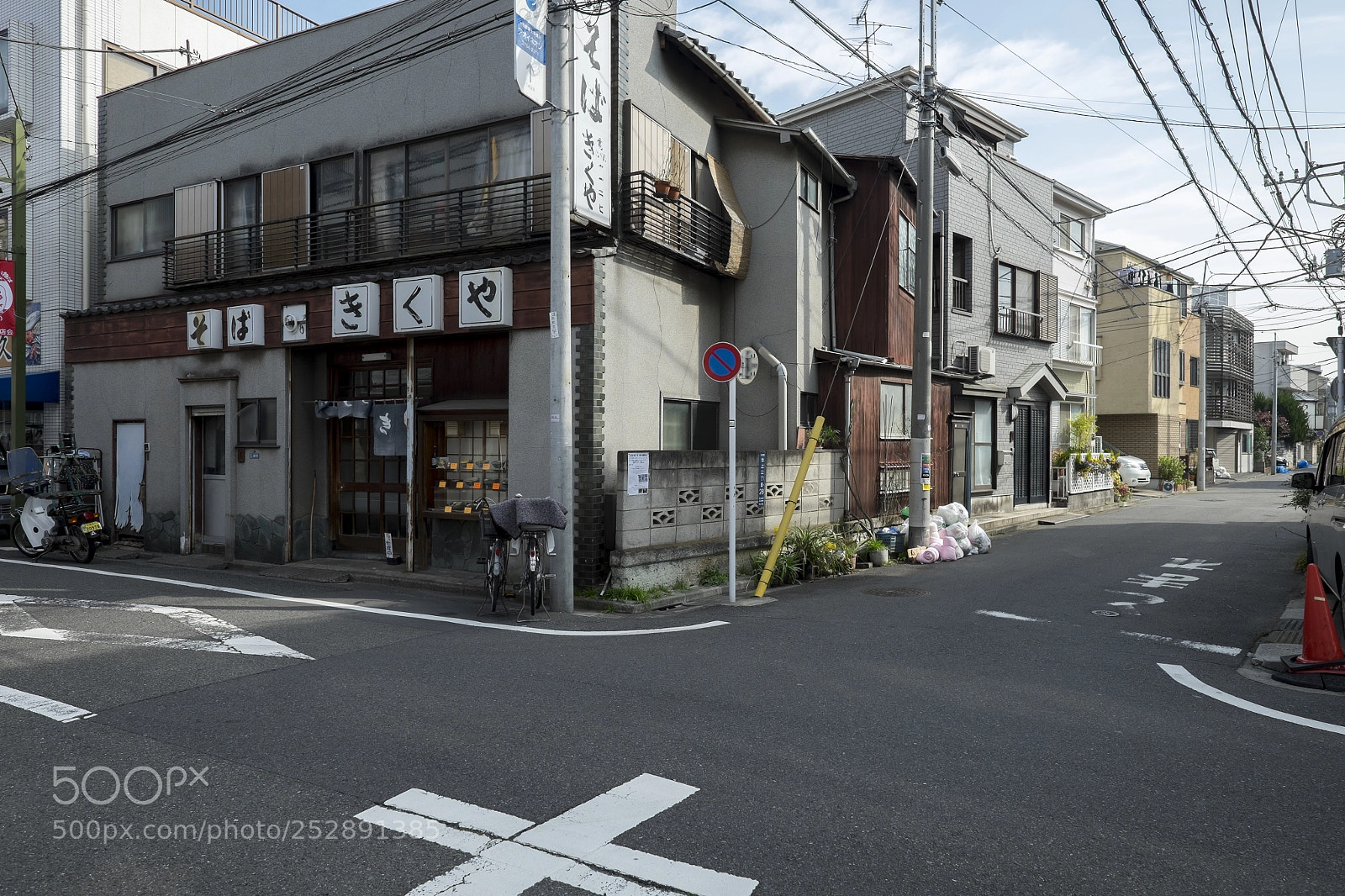 Fujifilm X-T1 sample photo. Tokyo.大田区池上　きくや前 photography