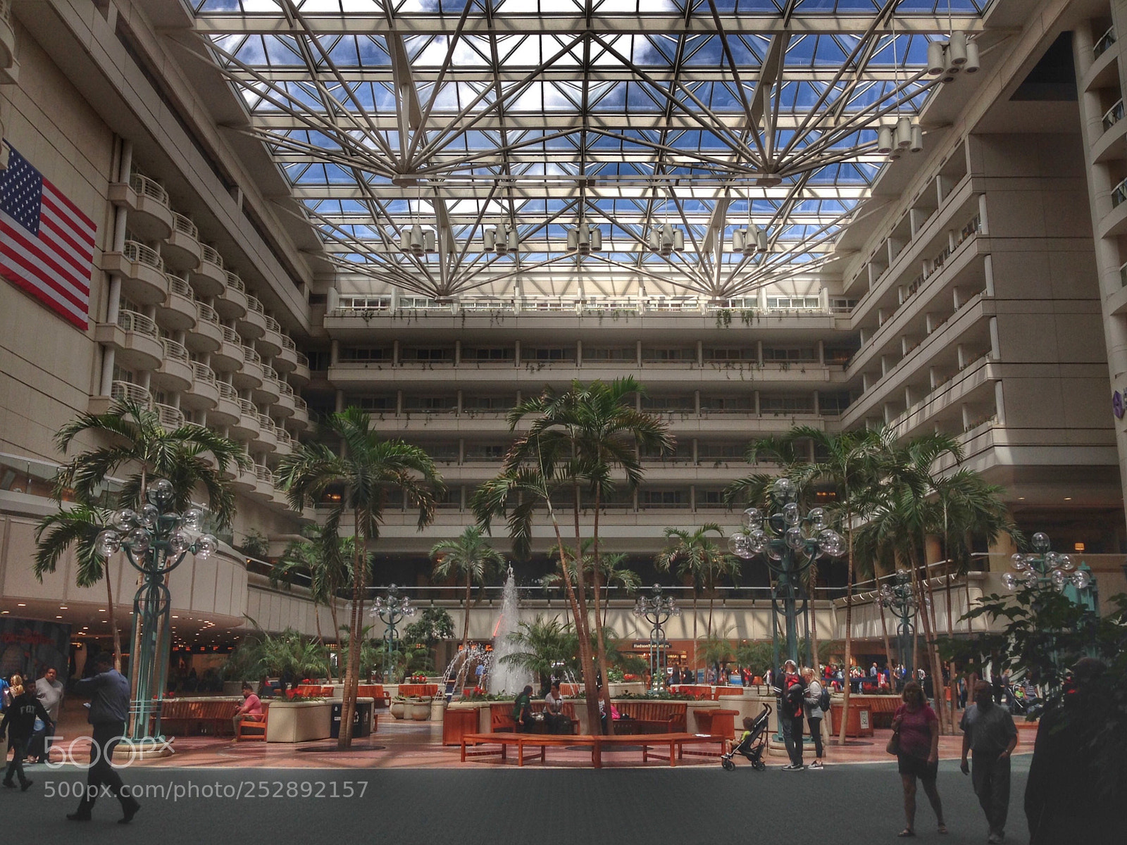 Apple iPhone 5 sample photo. Orlando airport photography
