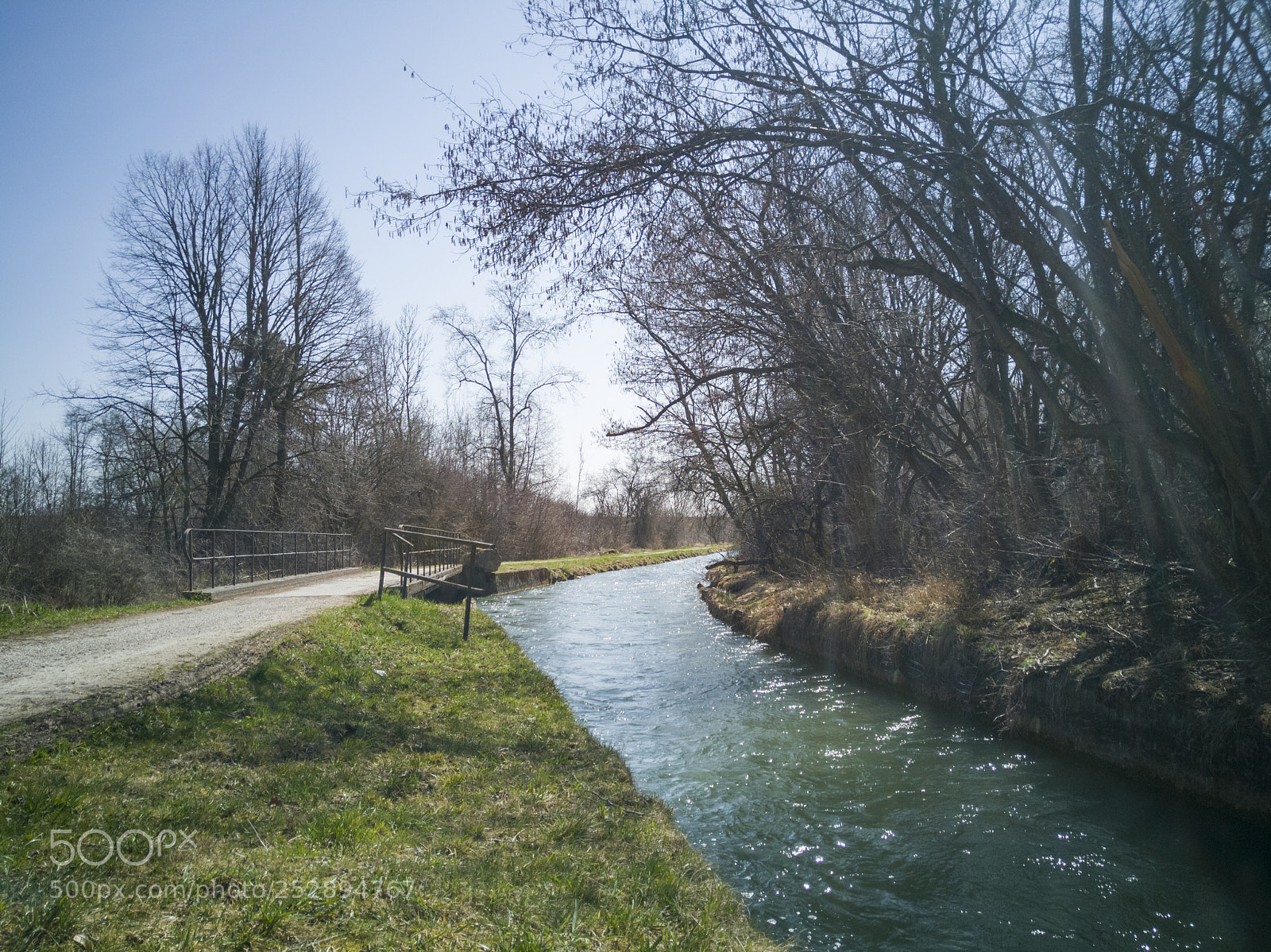 HUAWEI P10 Plus sample photo. Walk on a river photography