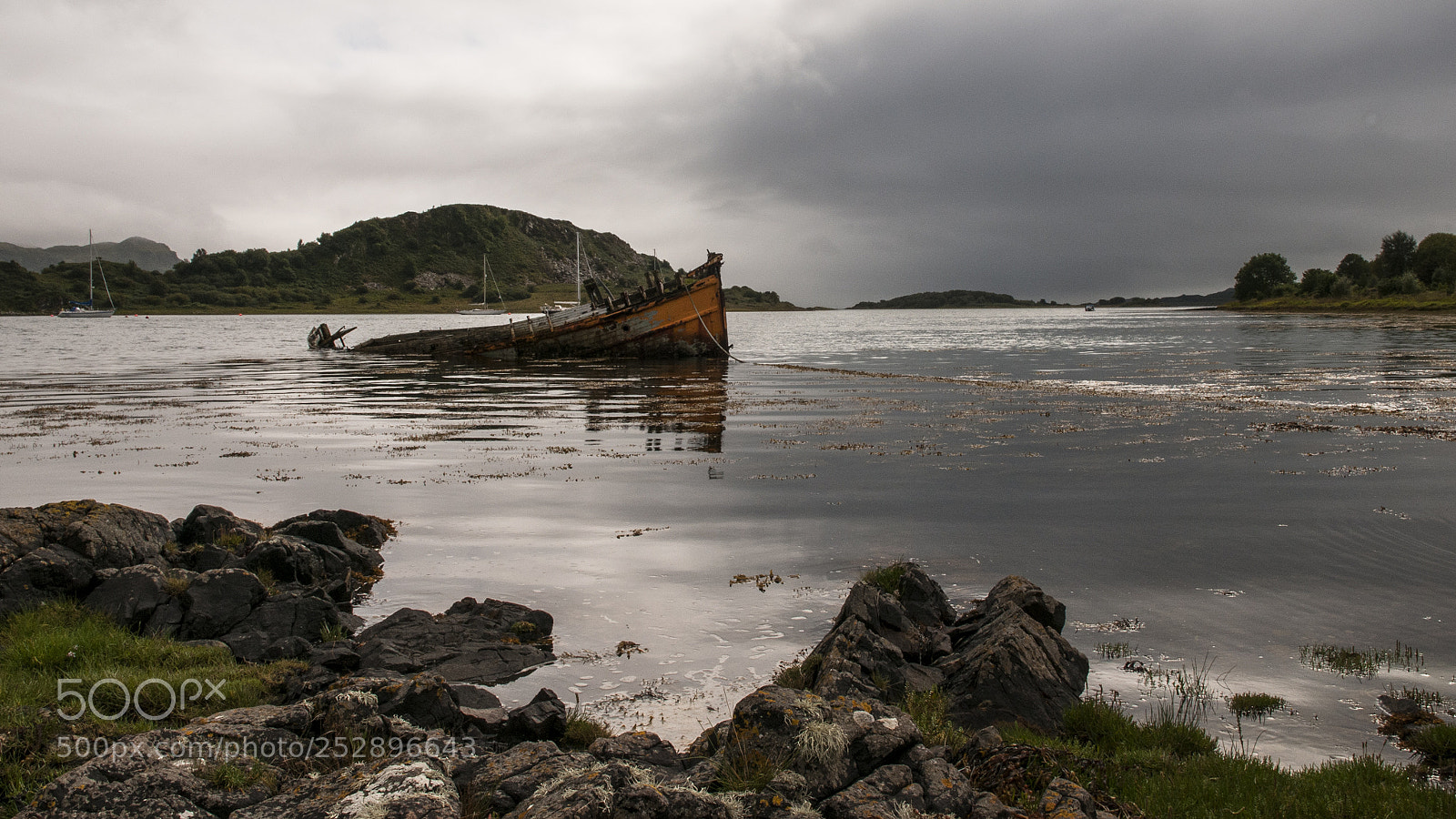 Nikon D300 sample photo. Ardfern wreck photography