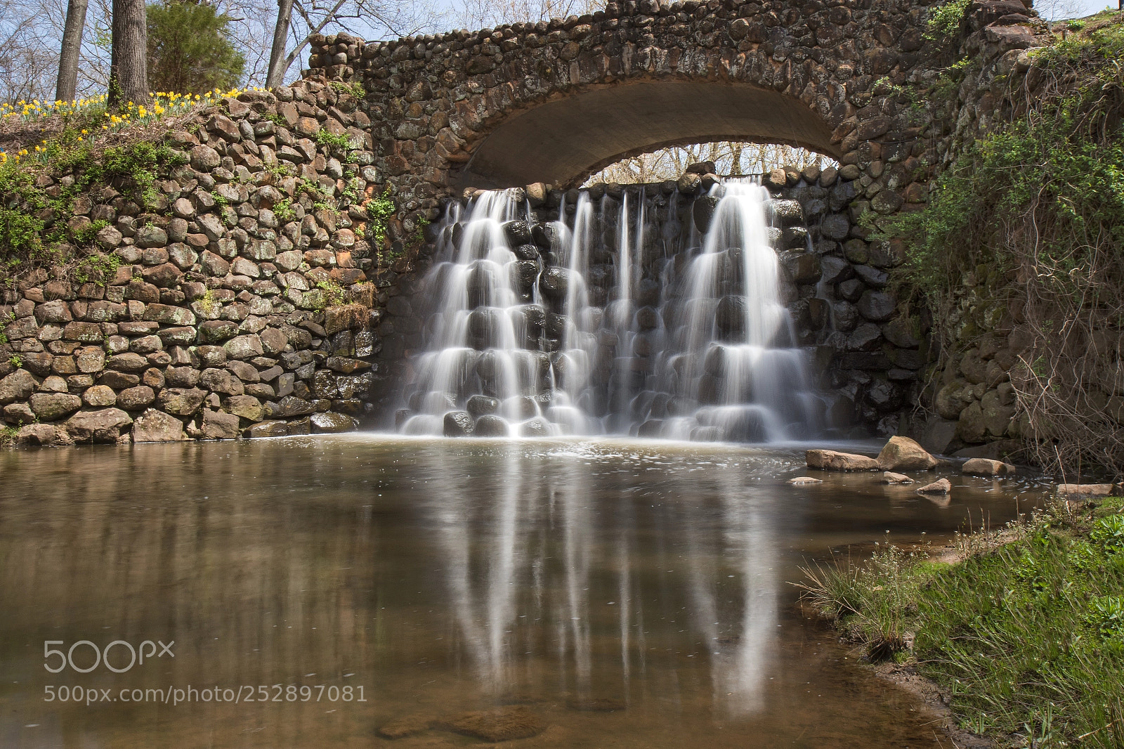 Canon EOS 7D Mark II sample photo. Waterfall bridge at reynolda photography