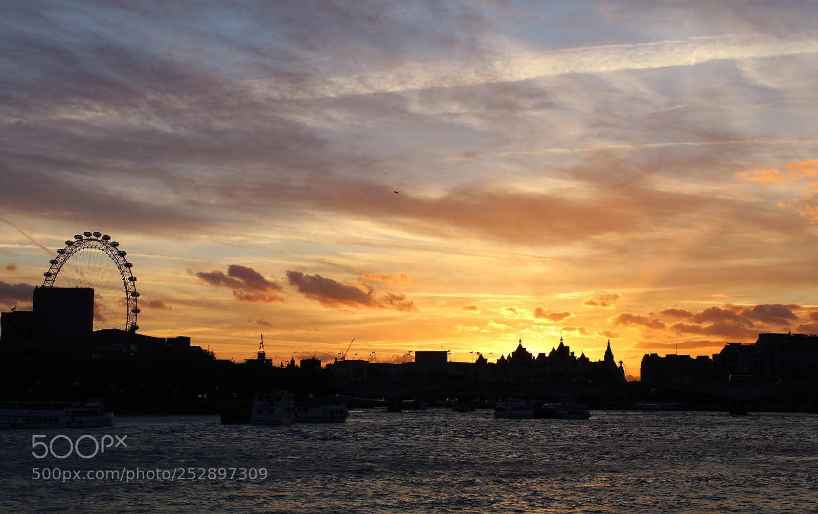 Canon EOS 1300D (EOS Rebel T6 / EOS Kiss X80) sample photo. River thames photography