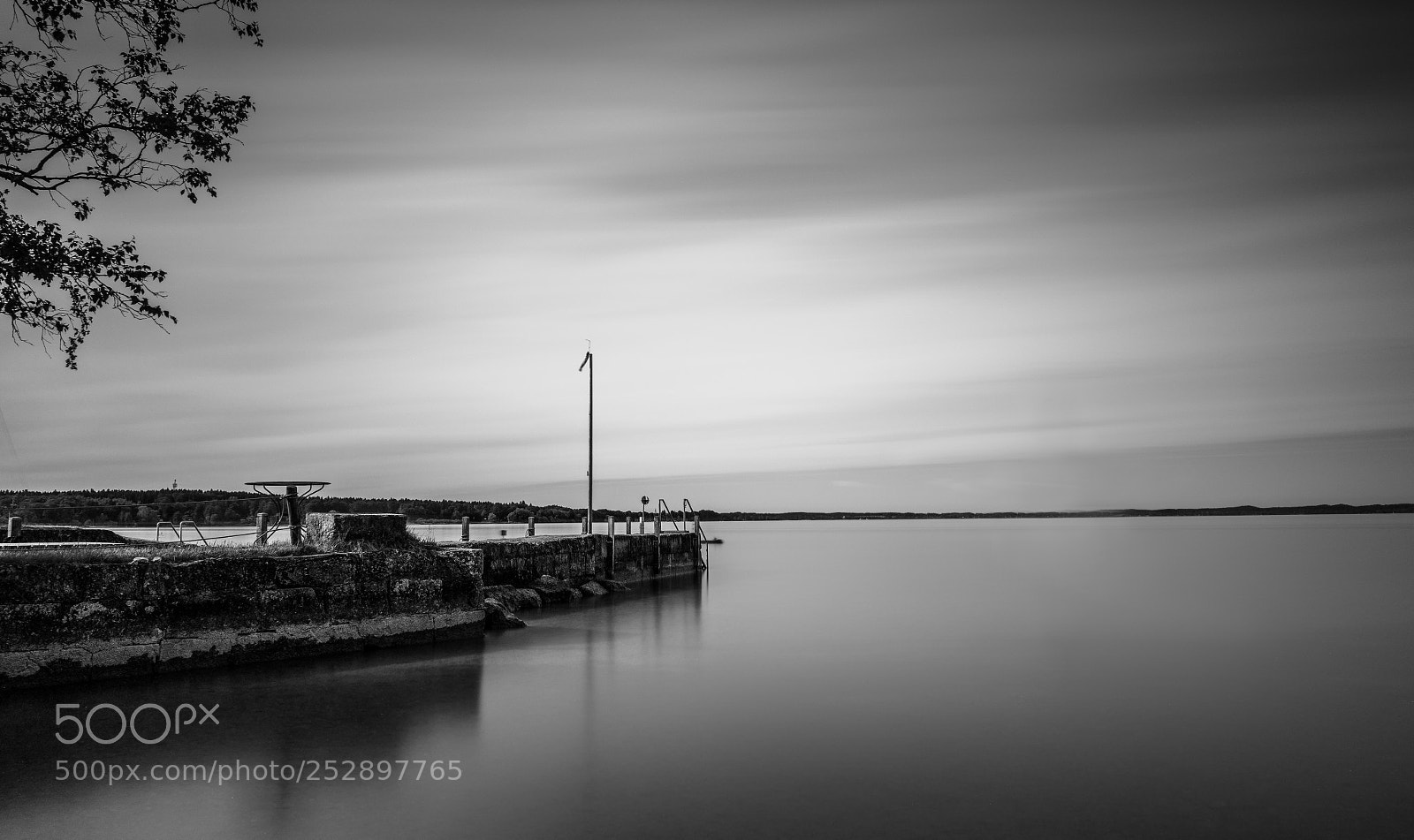 Sony a7 II sample photo. Empty arrival point photography