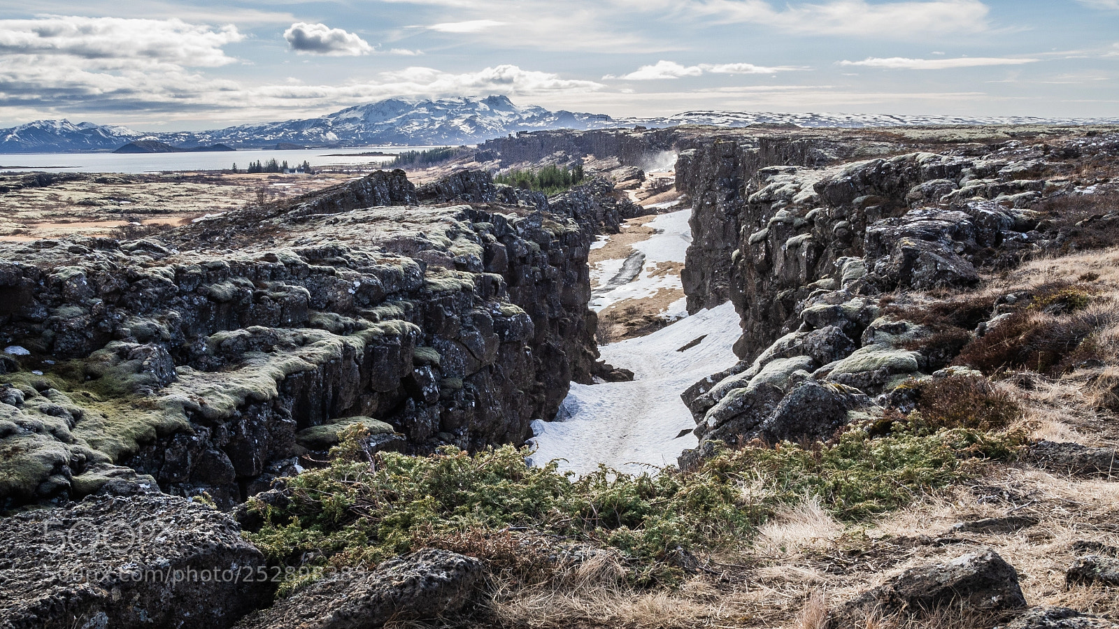Olympus OM-D E-M10 sample photo. Þingvellir valley photography