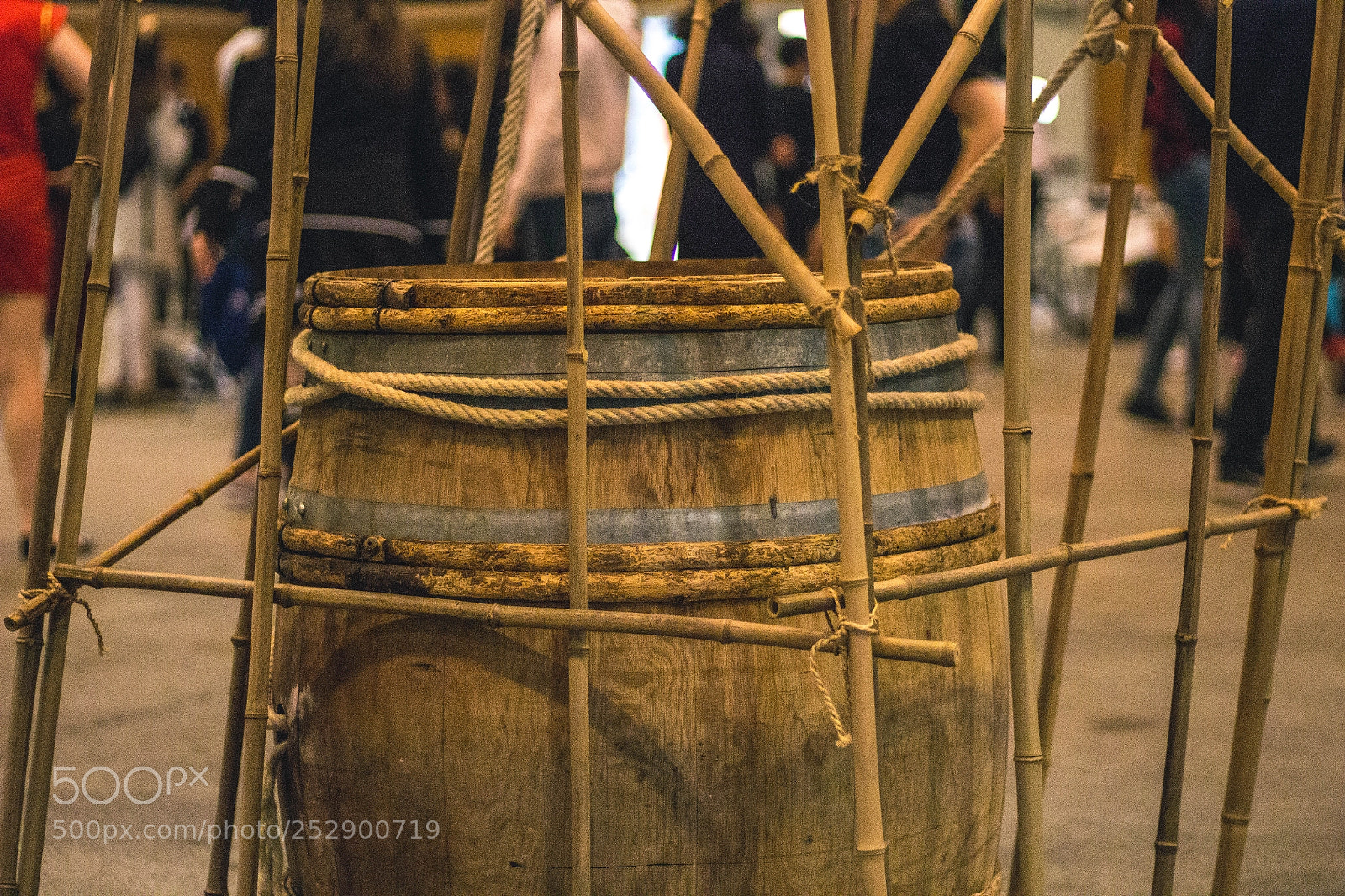 Canon EOS 100D (EOS Rebel SL1 / EOS Kiss X7) sample photo. Barrel photography