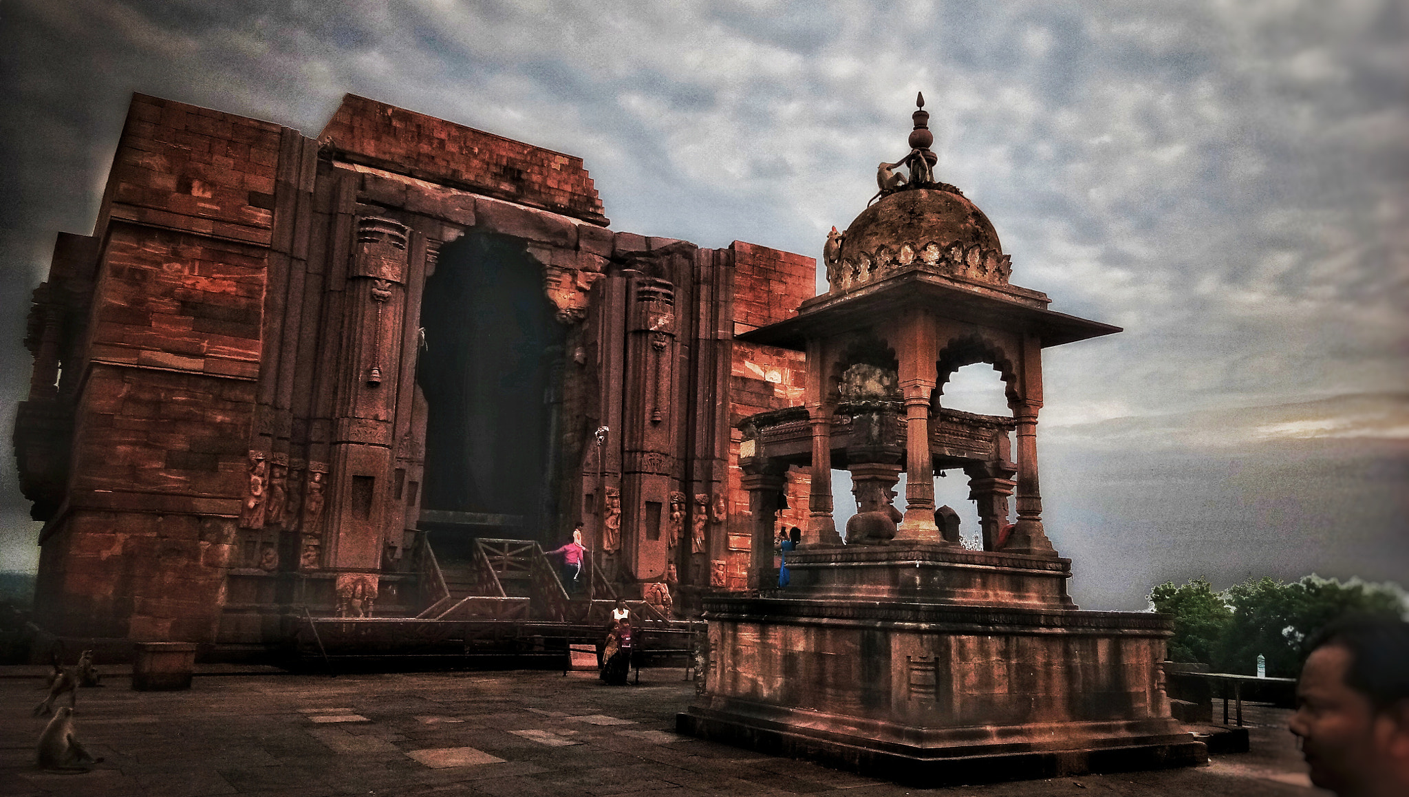 vivo 1601 sample photo. Bhojpur temple photography
