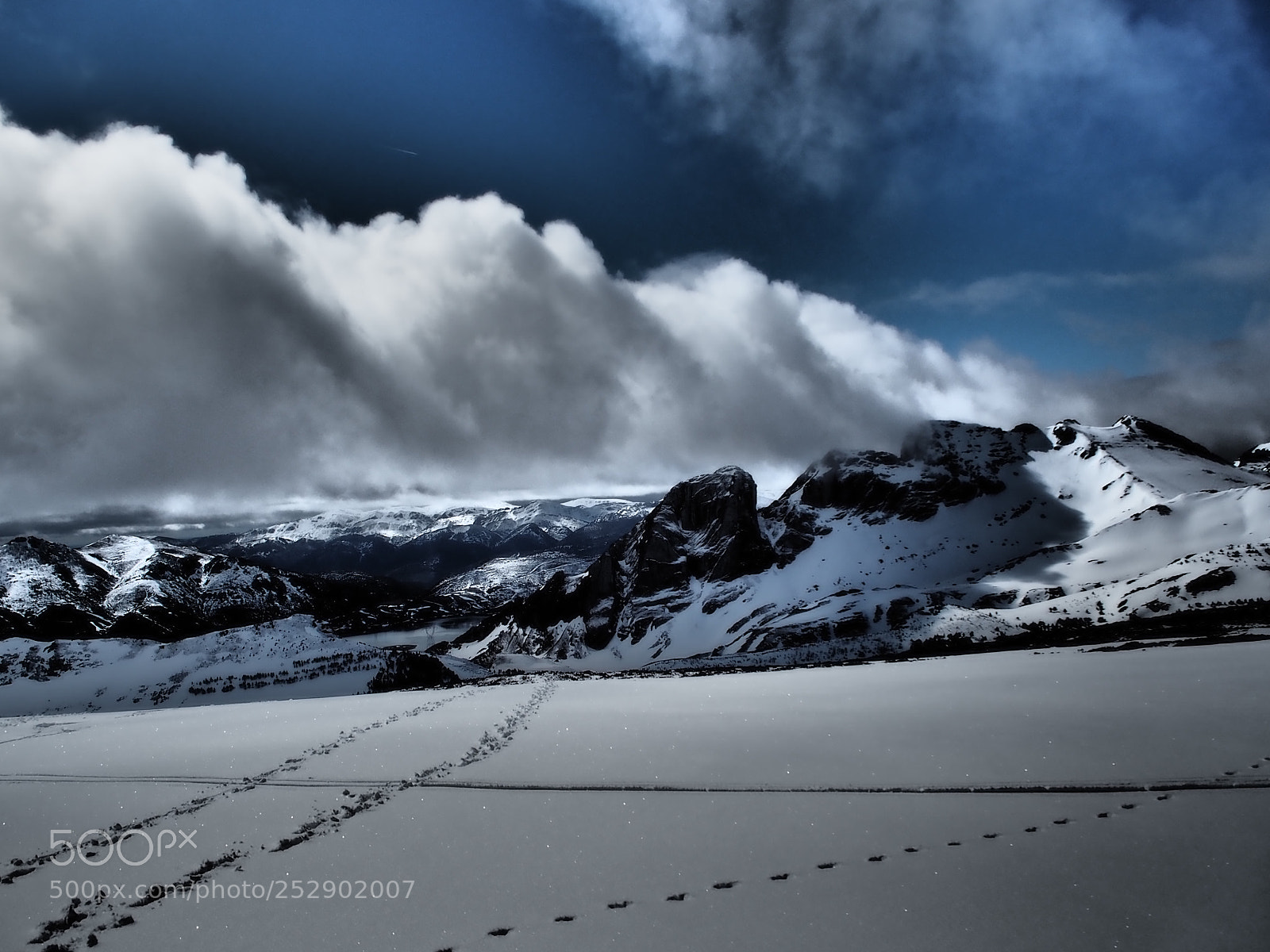 Olympus OM-D E-M10 sample photo. Cloud, mountain & snow photography