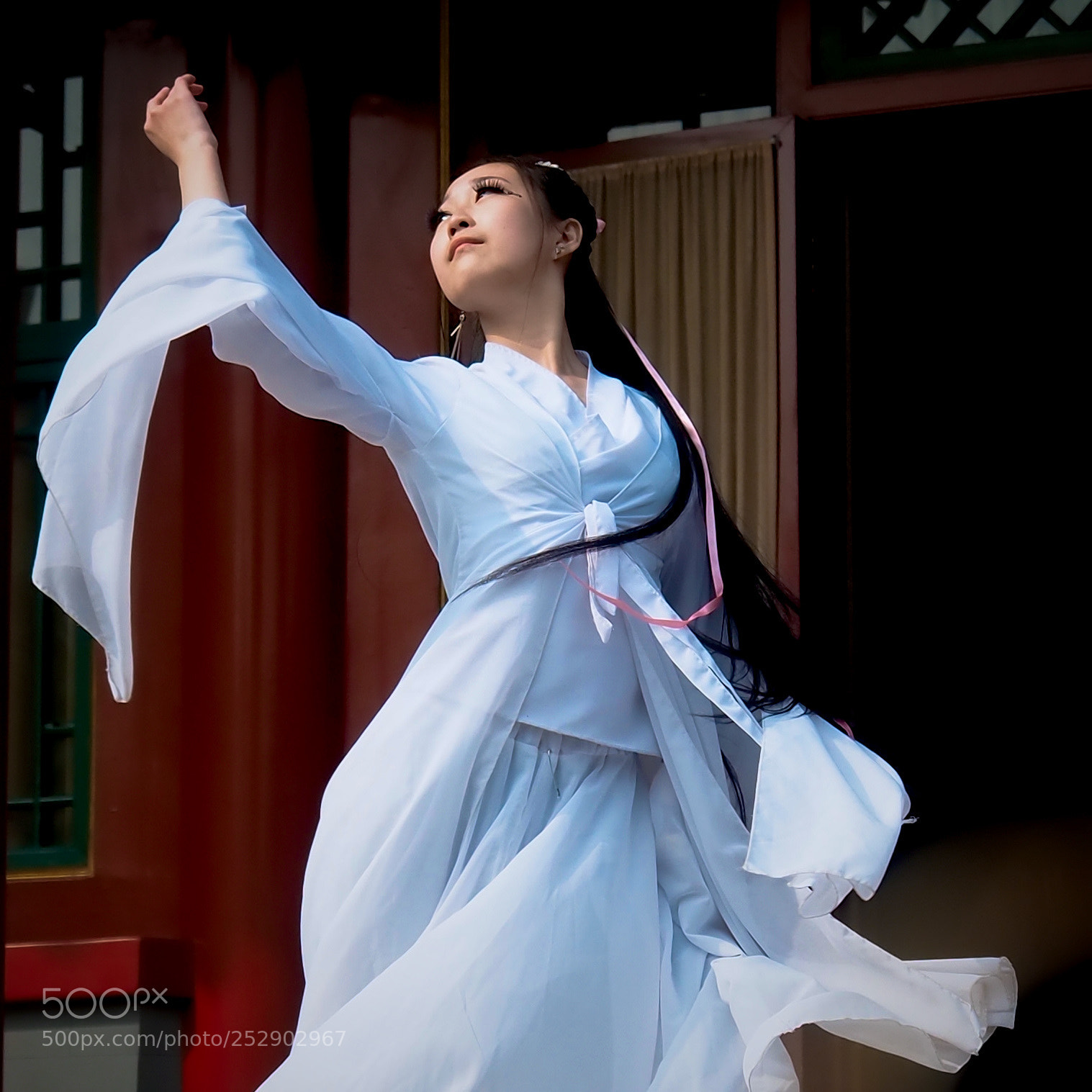 Olympus OM-D E-M5 II sample photo. Dancer of the north, 2.0 photography