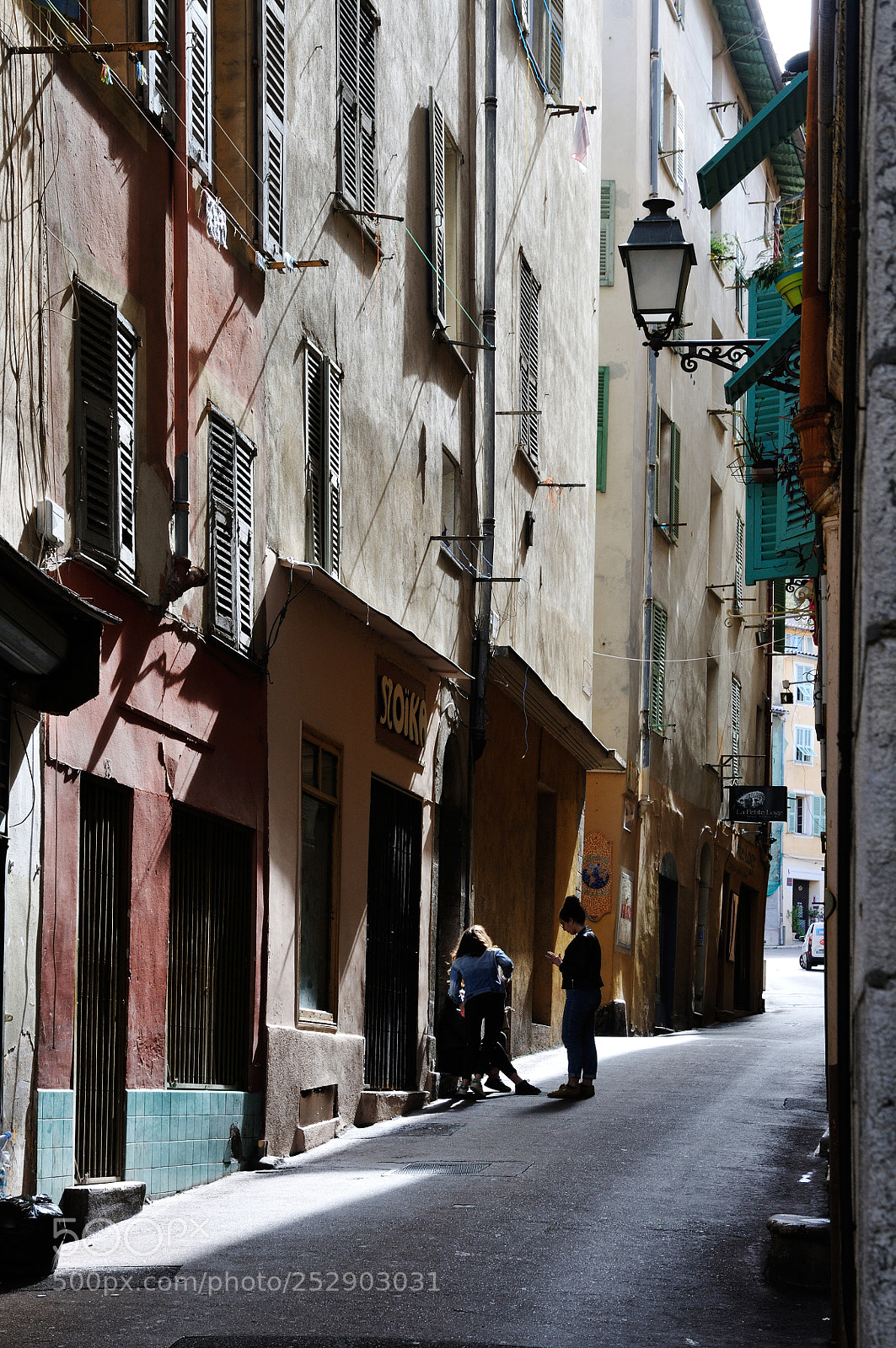 Nikon D300S sample photo. Narrow street dsc photography