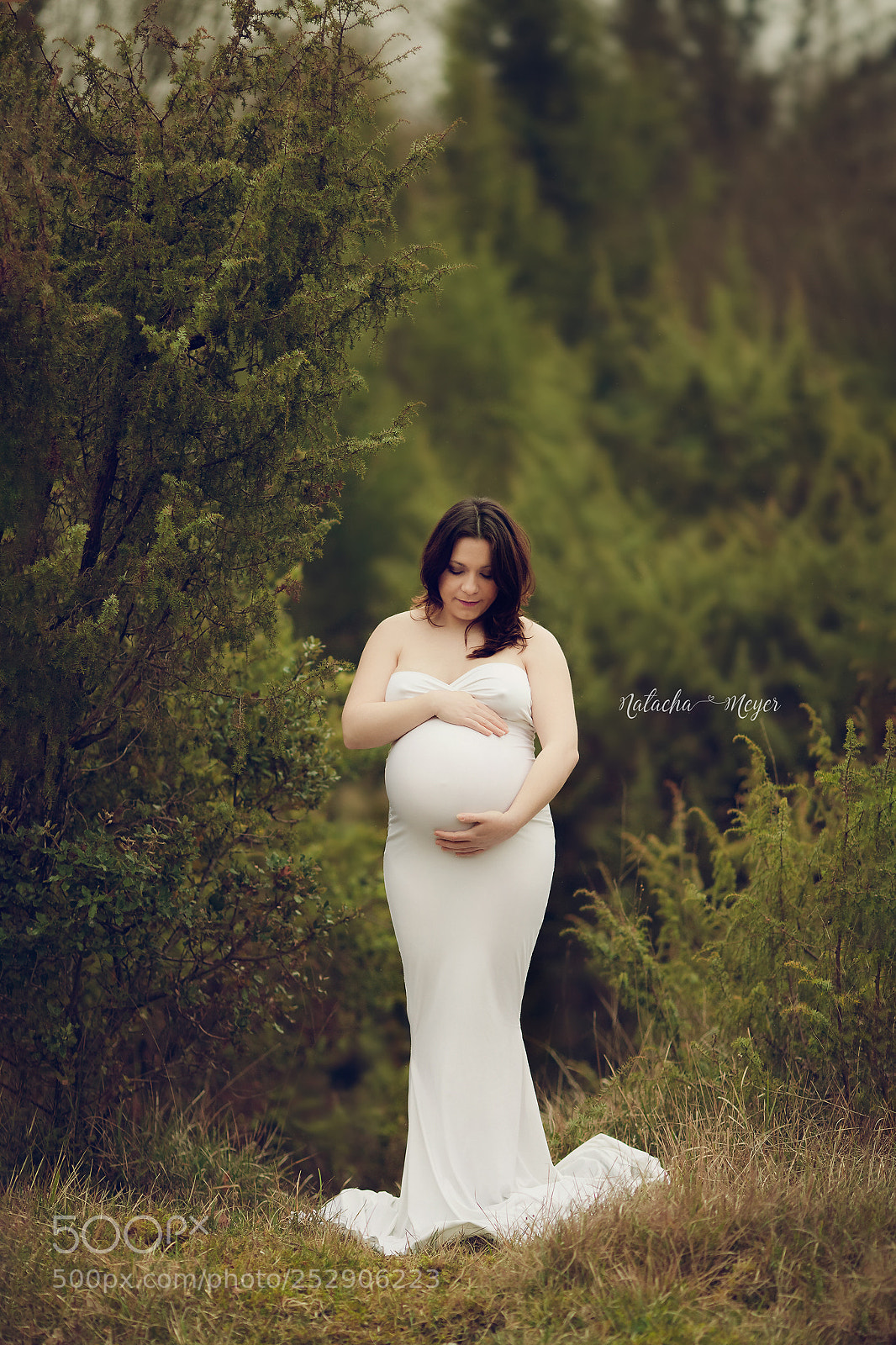 Canon EOS 5D Mark II sample photo. Beautiful woman pregnancy photography