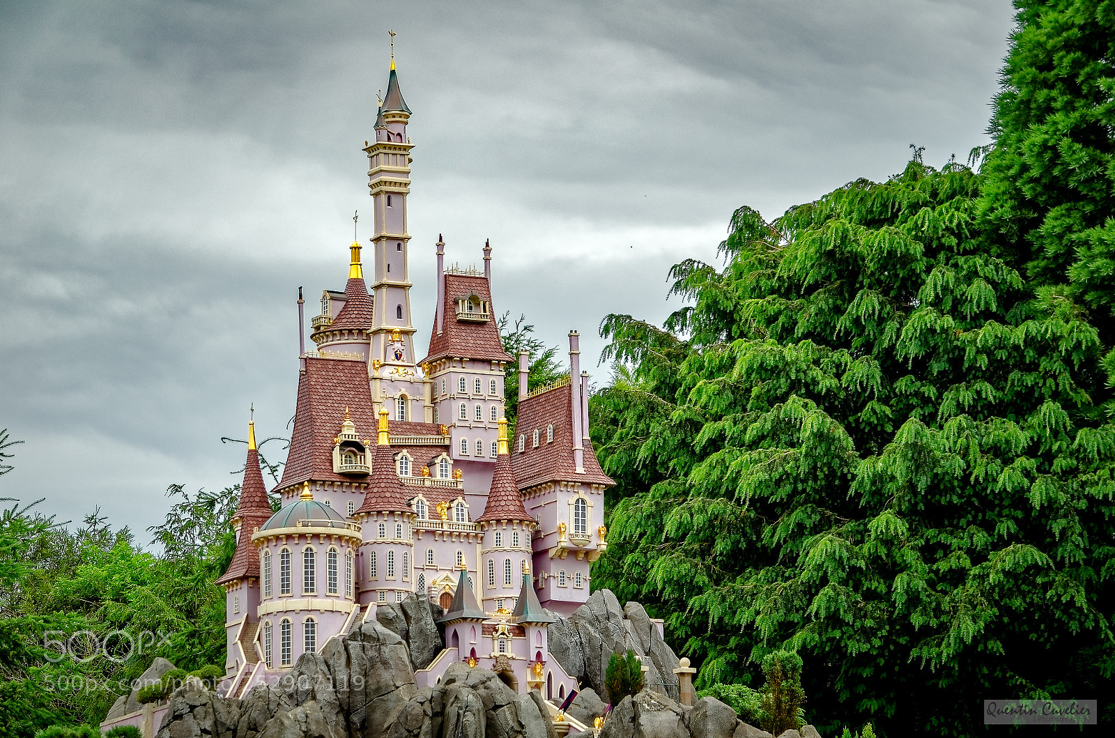 Nikon D7000 sample photo. Disneyland - cloudy day photography