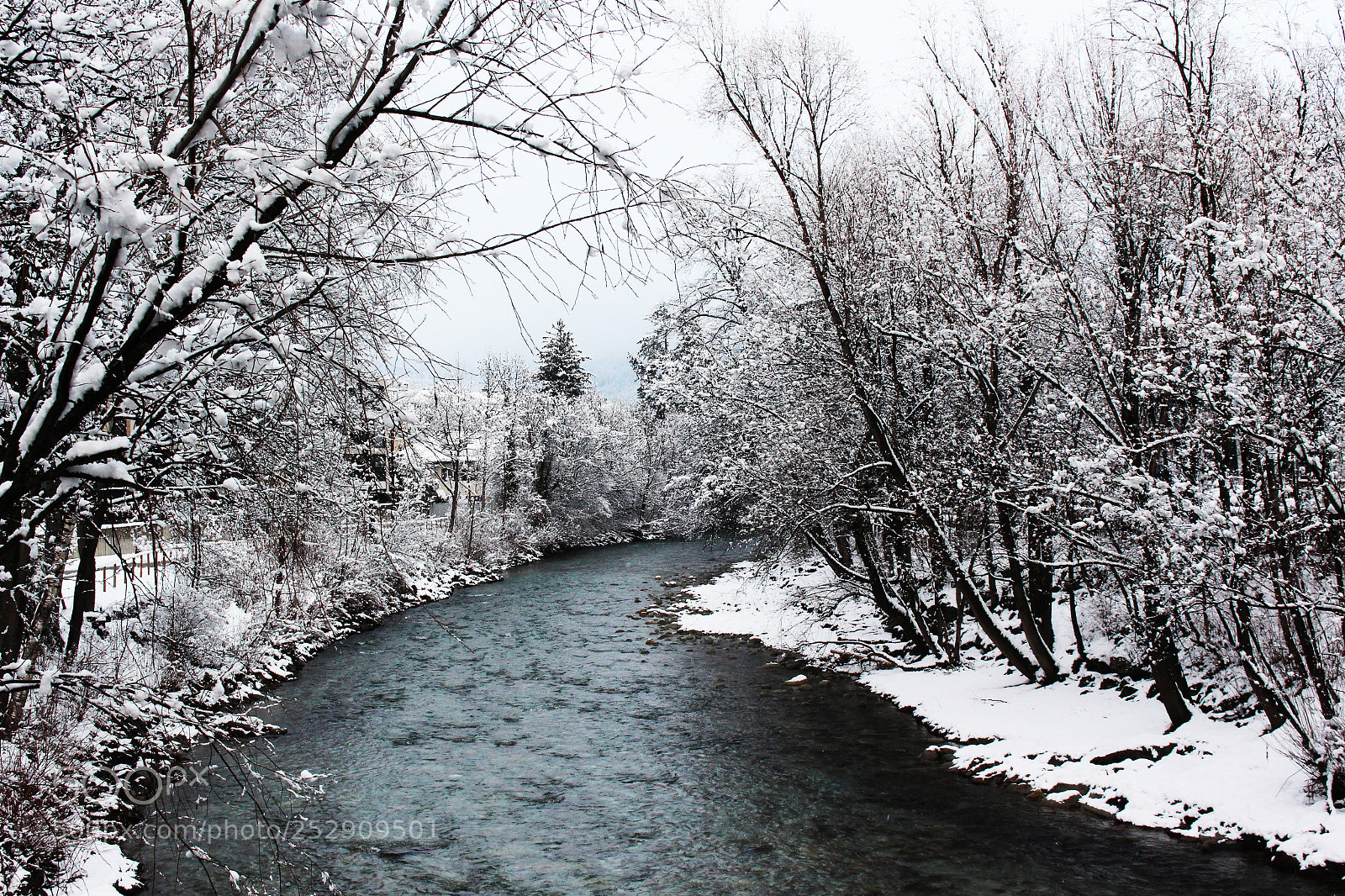 Canon EOS 700D (EOS Rebel T5i / EOS Kiss X7i) sample photo. Snowy stream photography