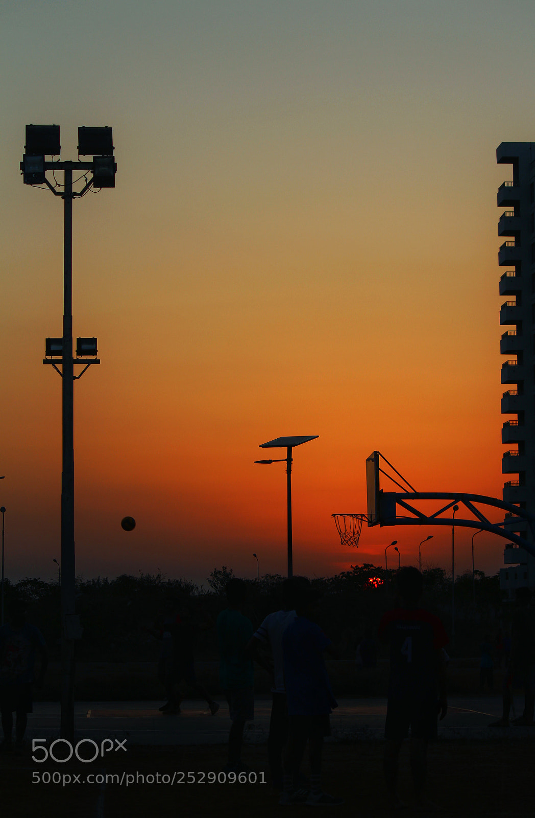 Canon EOS 1200D (EOS Rebel T5 / EOS Kiss X70 / EOS Hi) sample photo. Dusk photography