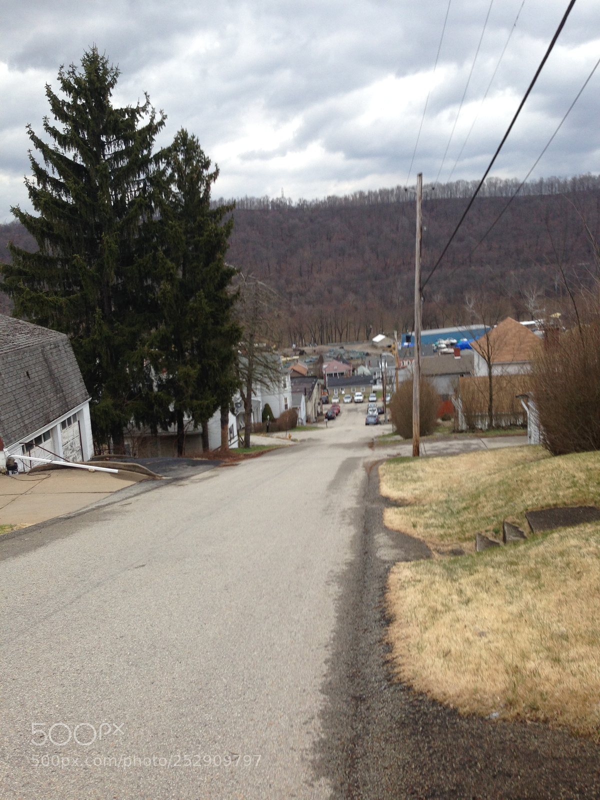 Apple iPhone 5 sample photo. Down road photography