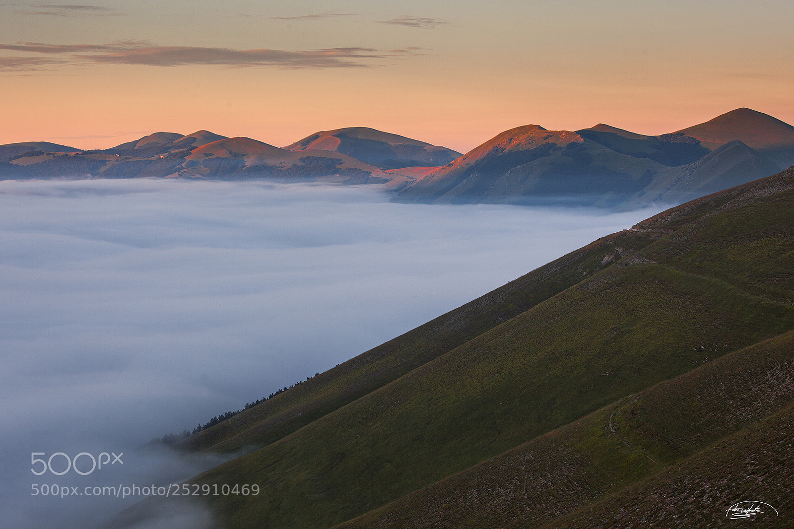 Canon EOS 5D Mark II sample photo. Sibillini mountains photography