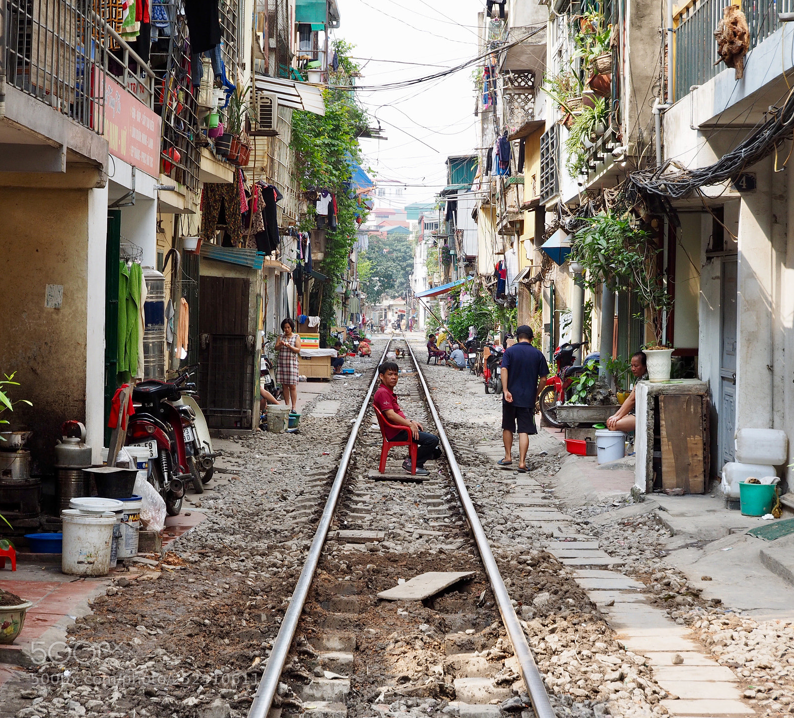 Olympus OM-D E-M1 sample photo. Train street, hanoi photography