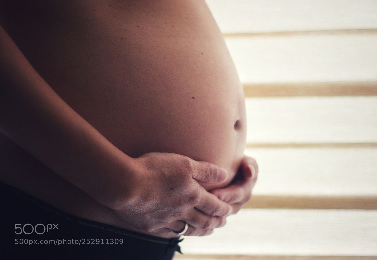 Canon EOS 700D (EOS Rebel T5i / EOS Kiss X7i) sample photo. 7 months pregnancy photography