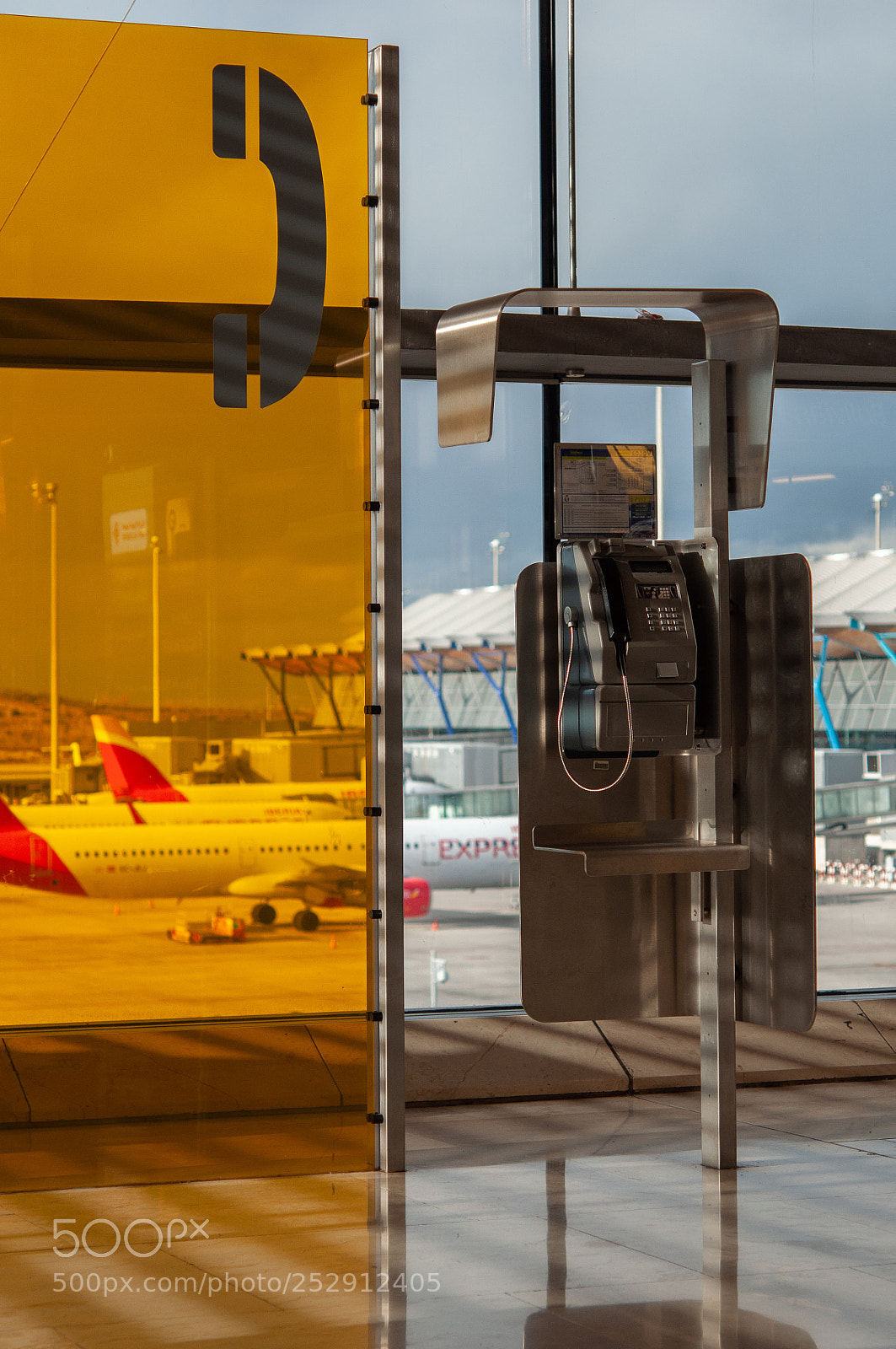 Nikon D90 sample photo. Public telephone in airport photography
