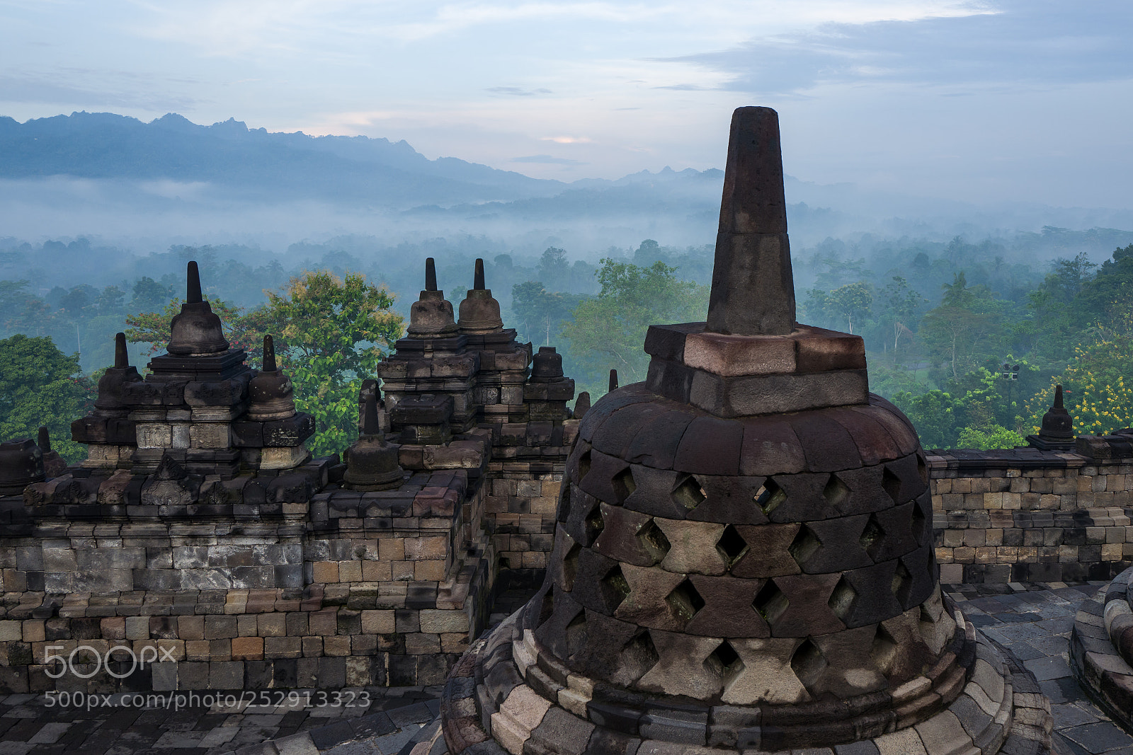 Leica Q (Typ 116) sample photo. The borobudur temple at photography