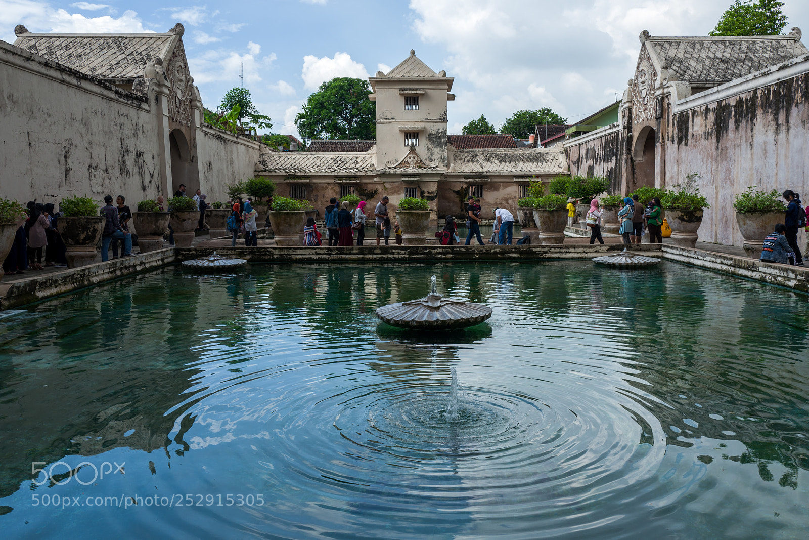 Leica Q (Typ 116) sample photo. The tamansari water temple photography