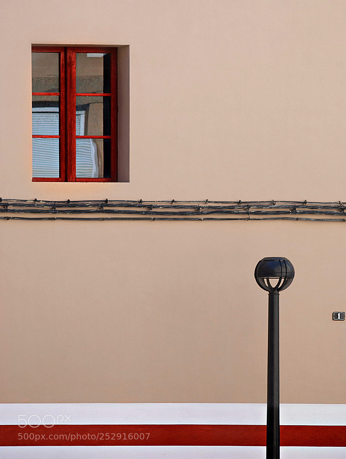 Nikon D40X sample photo. Window lines and streetlamp photography