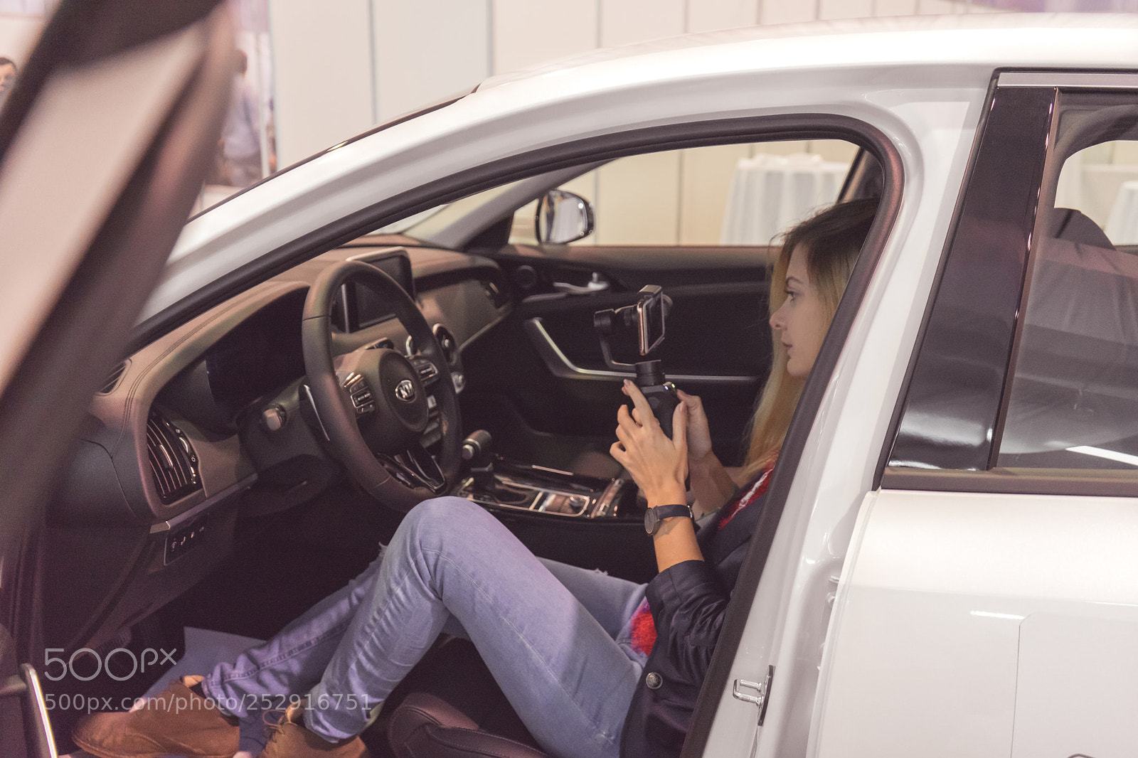 Sony a7 II sample photo. Kia stinger 2018 presentation photography
