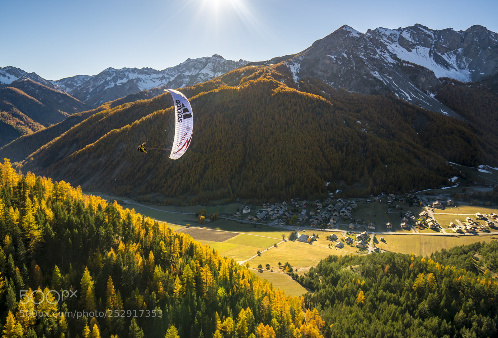 Sony a7R II sample photo. Flight in color photography