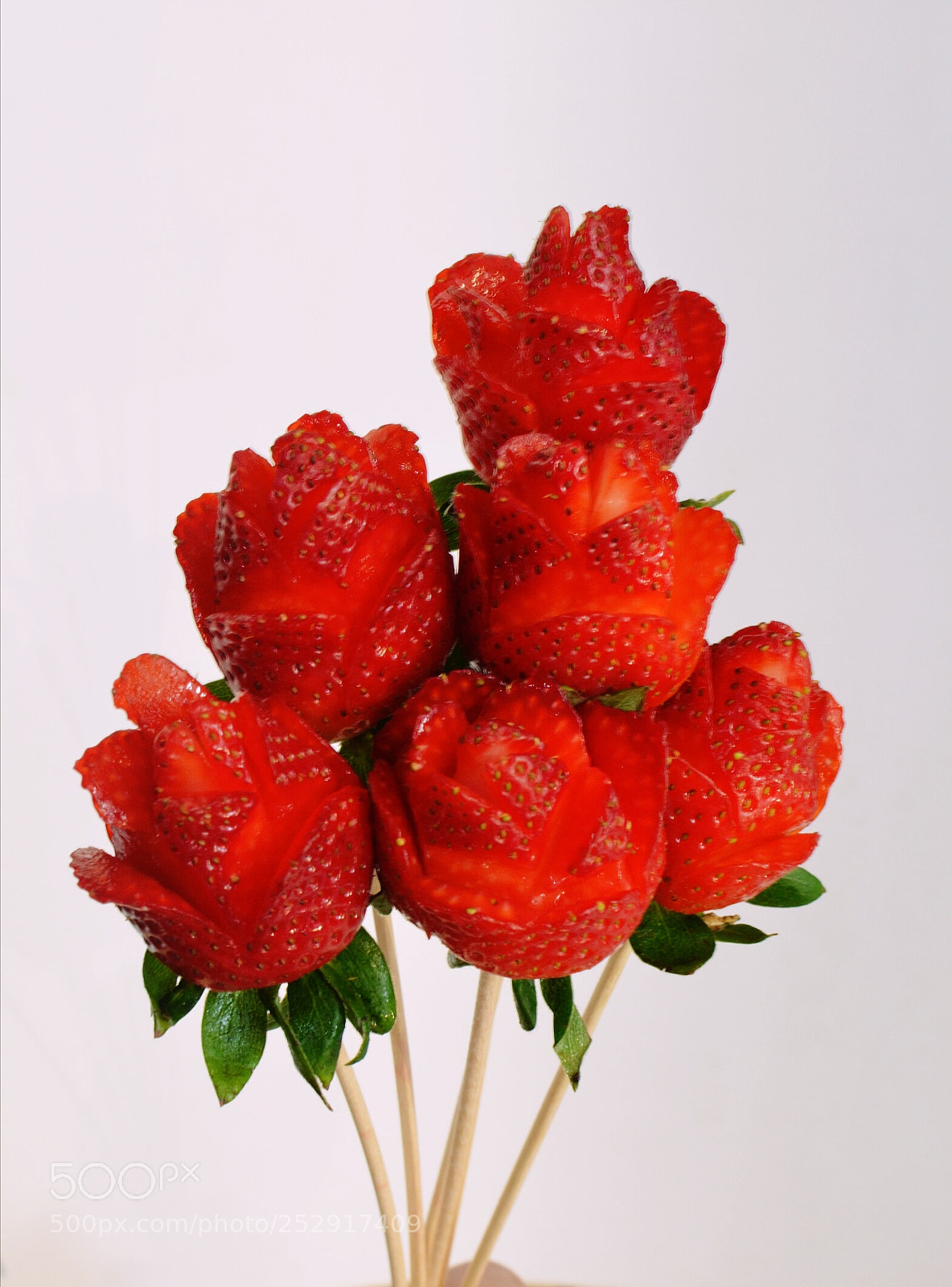 Nikon D5100 + Nikon AF-S DX Nikkor 35mm F1.8G sample photo. Strawberry bouquet photography