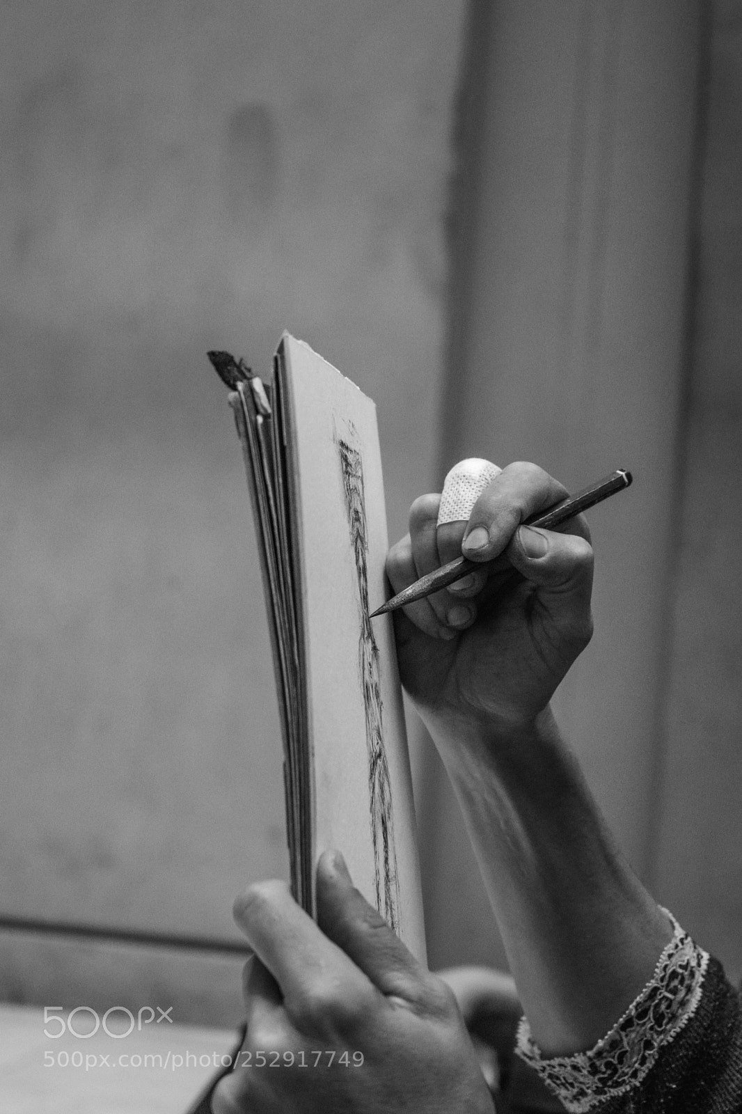 Nikon D3300 sample photo. The artist's hand photography