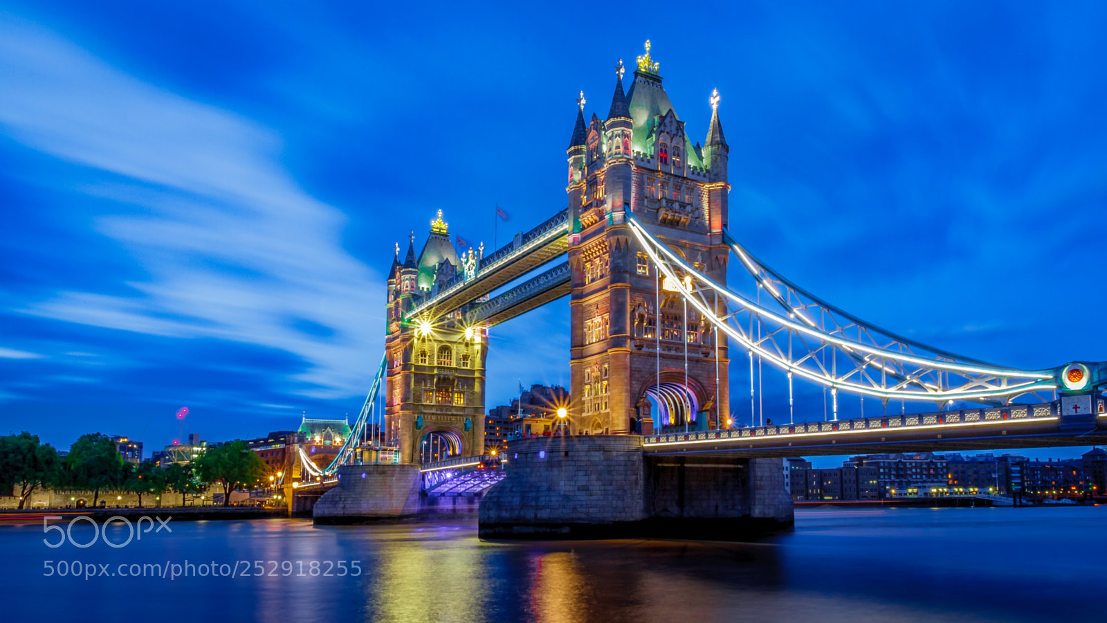 Canon EOS 7D sample photo. Blue hour on tower photography