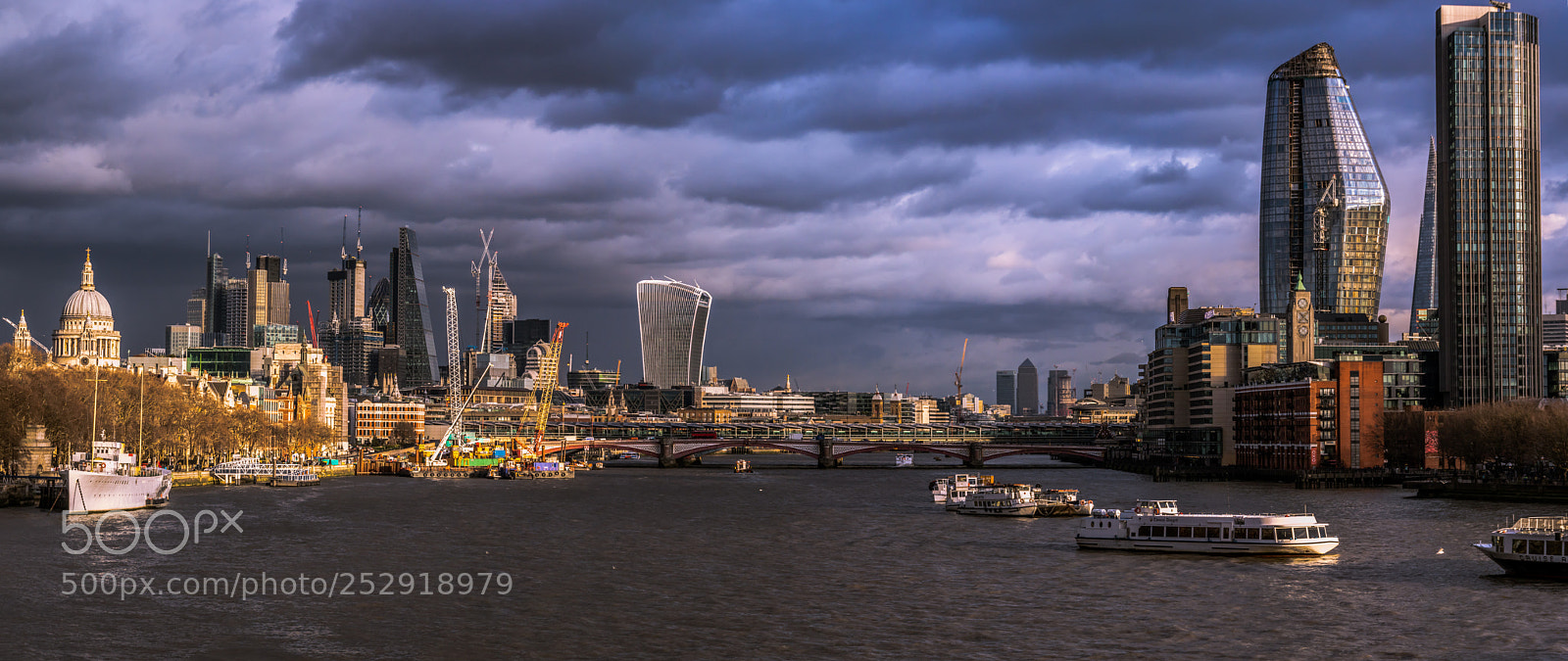 Canon EOS 750D (EOS Rebel T6i / EOS Kiss X8i) sample photo. London cityscape photography