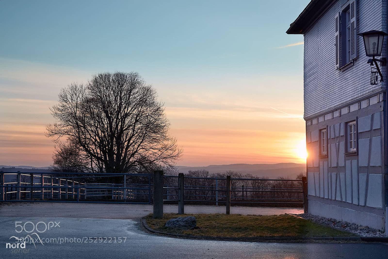 Sony SLT-A77 sample photo. Unterer fohlenhof am morgen photography