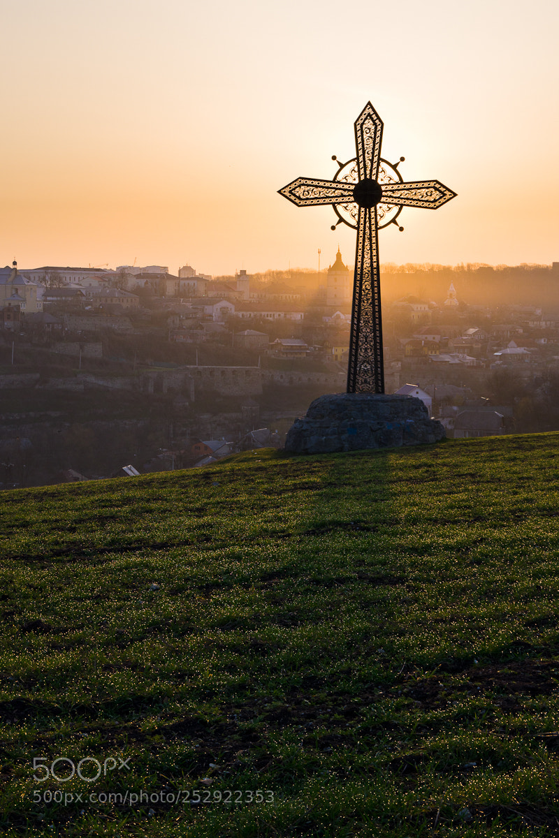 Pentax K-70 sample photo. Cross photography